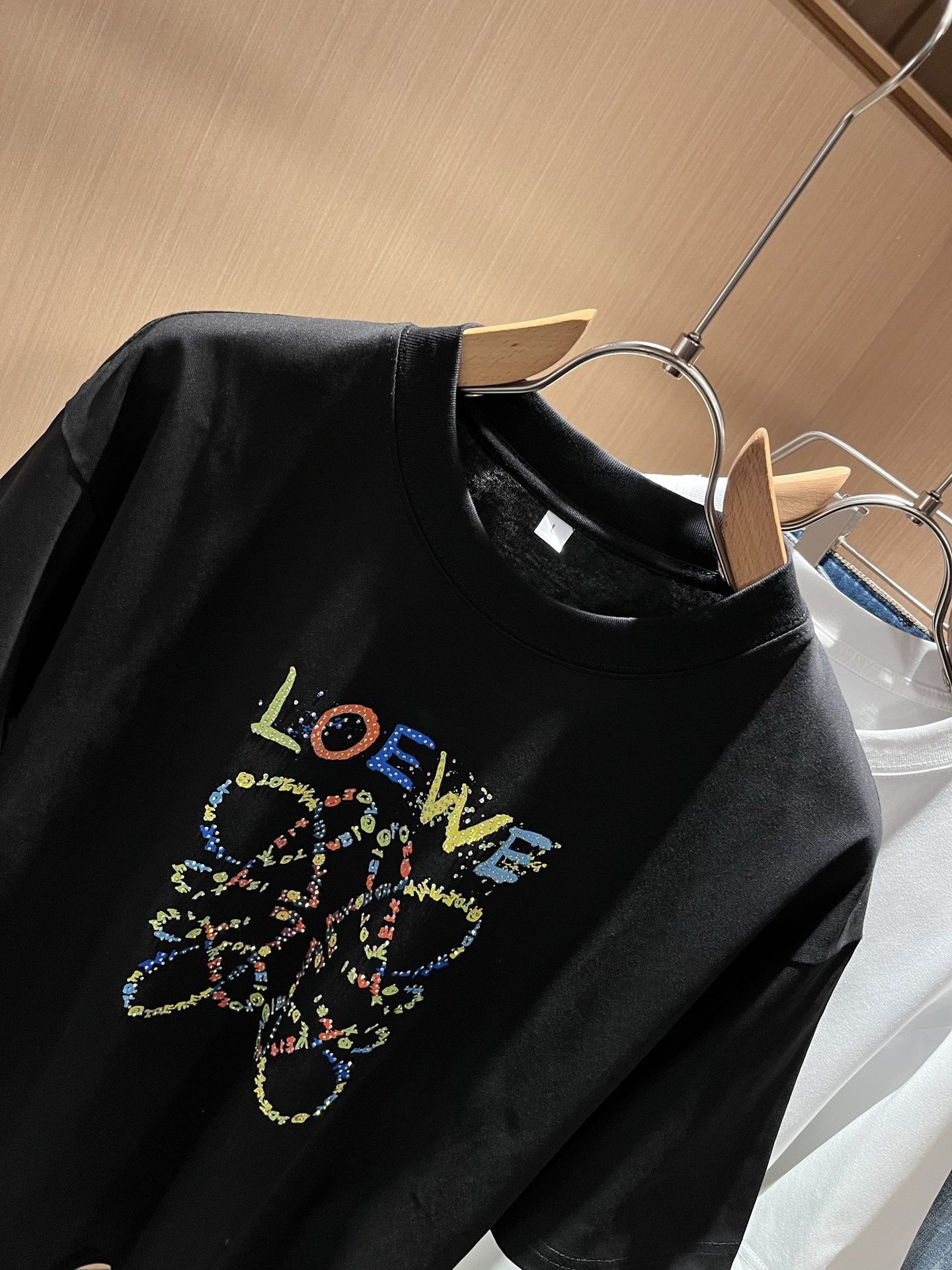 LOE*WE罗*威 2025春夏新款男女同款👫短袖T恤，意大利原厂订单渠道，极具个性高级风，标志logo