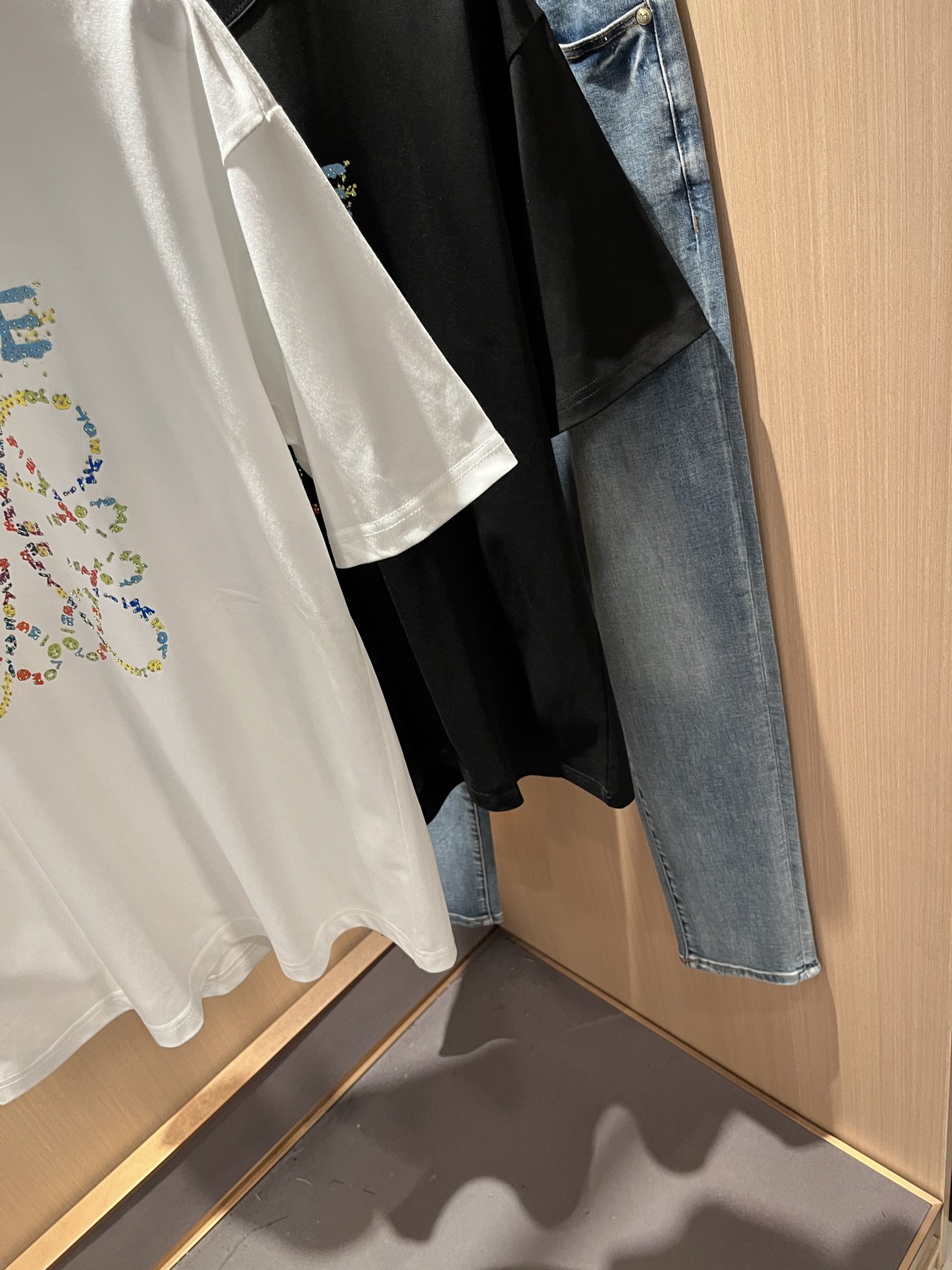 LOE*WE罗*威 2025春夏新款男女同款👫短袖T恤，意大利原厂订单渠道，极具个性高级风，标志logo