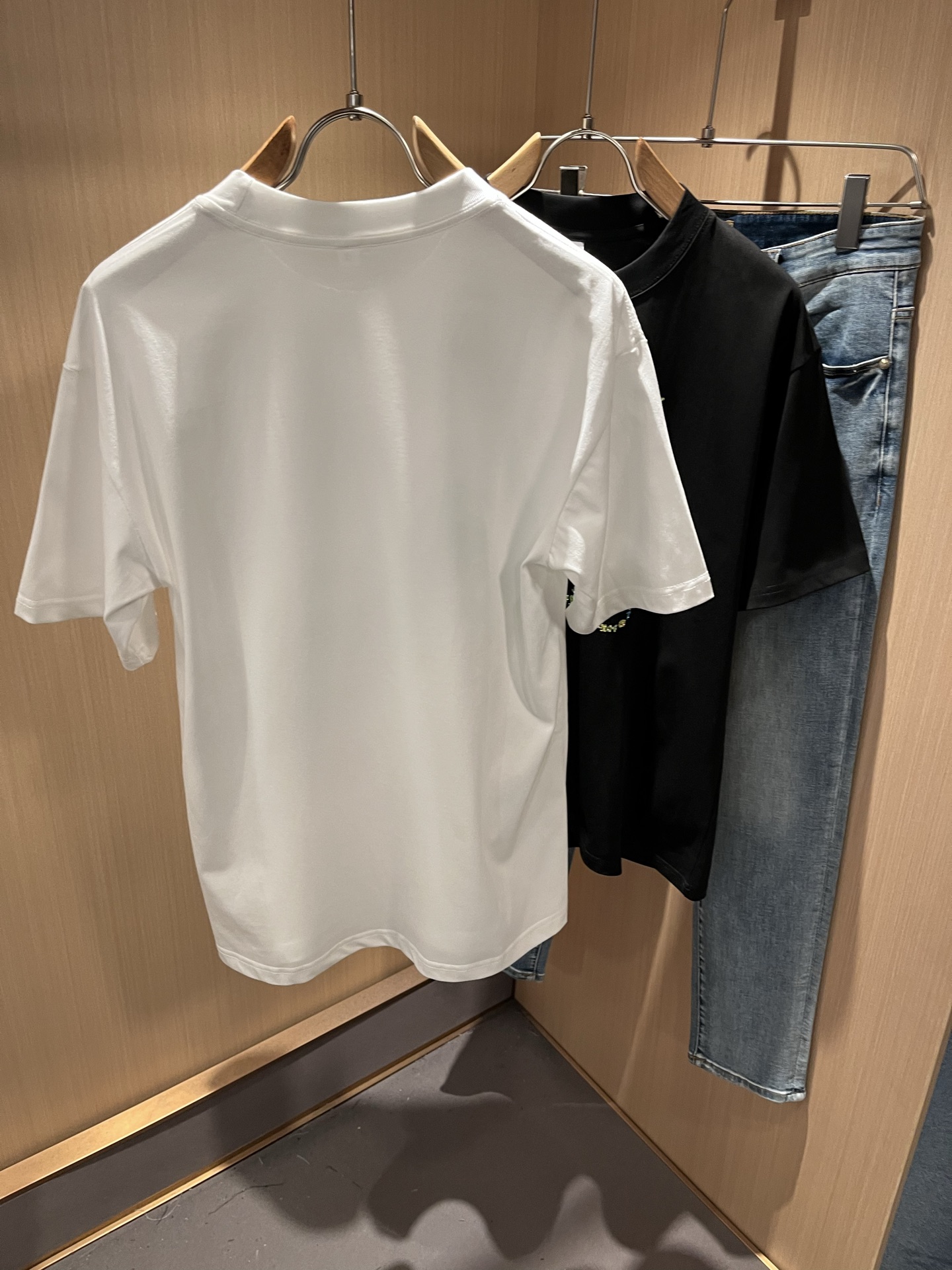 LOE*WE罗*威 2025春夏新款男女同款👫短袖T恤，意大利原厂订单渠道，极具个性高级风，标志logo