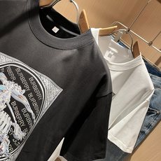 BURBER*Y巴*莉2025春夏新品男女同款👫短袖T恤,重磅来袭,最近比较火热的环保纯棉面料制作而成, BURBER*Y巴*莉2025春夏新品男女同款👫短袖T恤,重磅来袭,最近比较火热的环保纯棉面料制作而成,