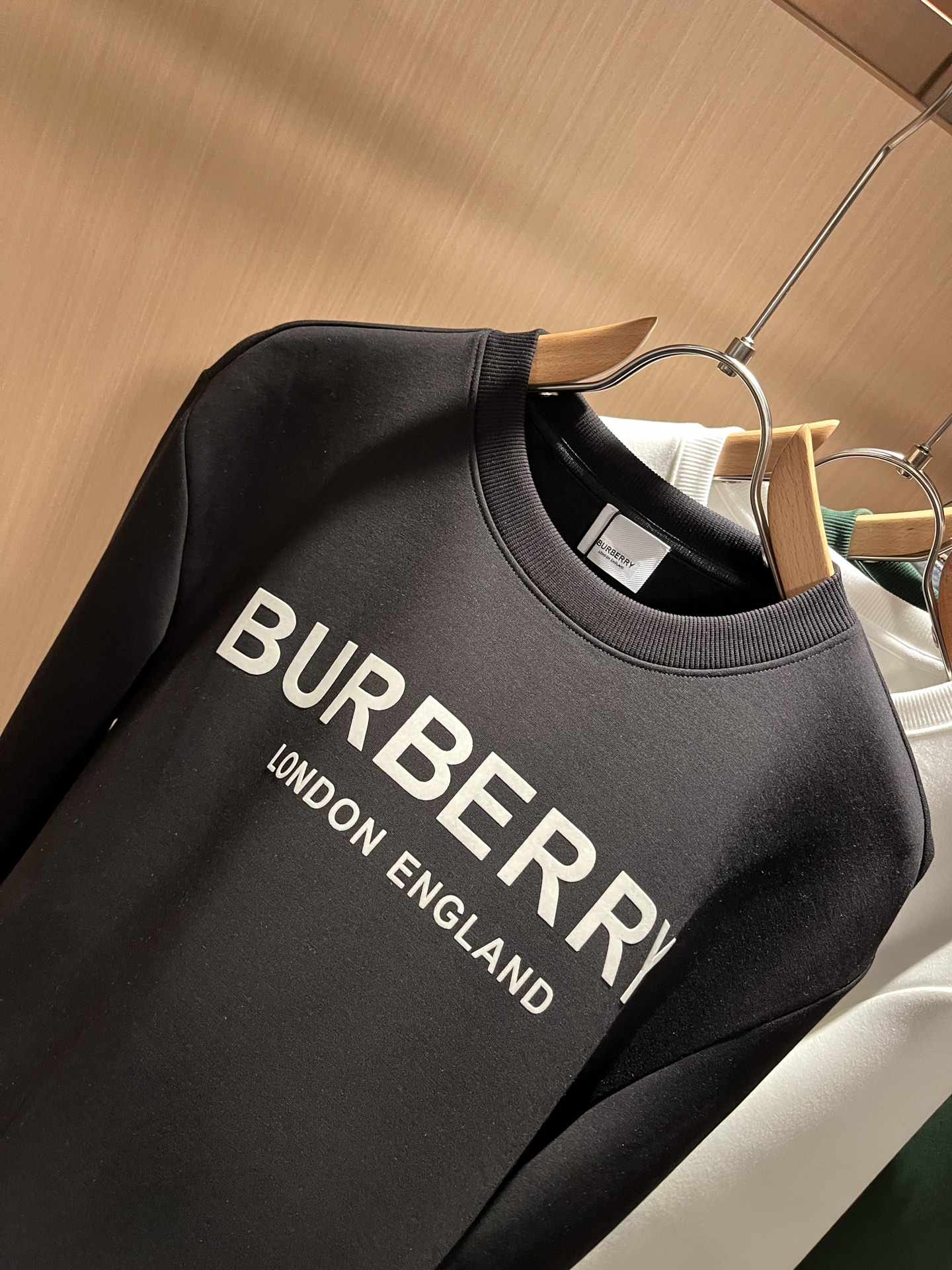 BURBER*Y巴*莉 2025秋冬新款男女同款👫基础休闲百搭棉质圆领卫衣，贸易公司渠道稀出，同步官网发