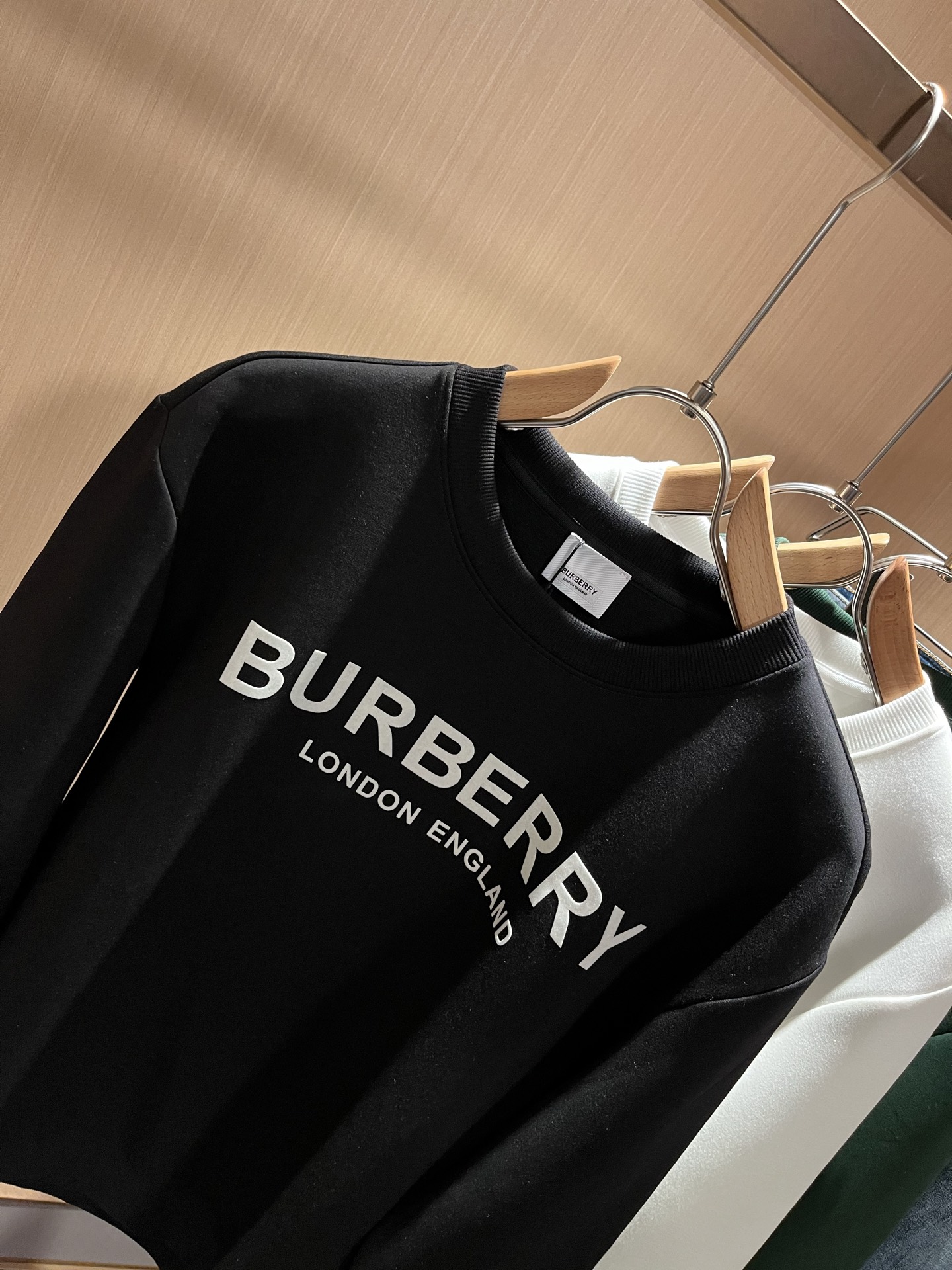 BURBER*Y巴*莉 2025秋冬新款男女同款👫基础休闲百搭棉质圆领卫衣，贸易公司渠道稀出，同步官网发