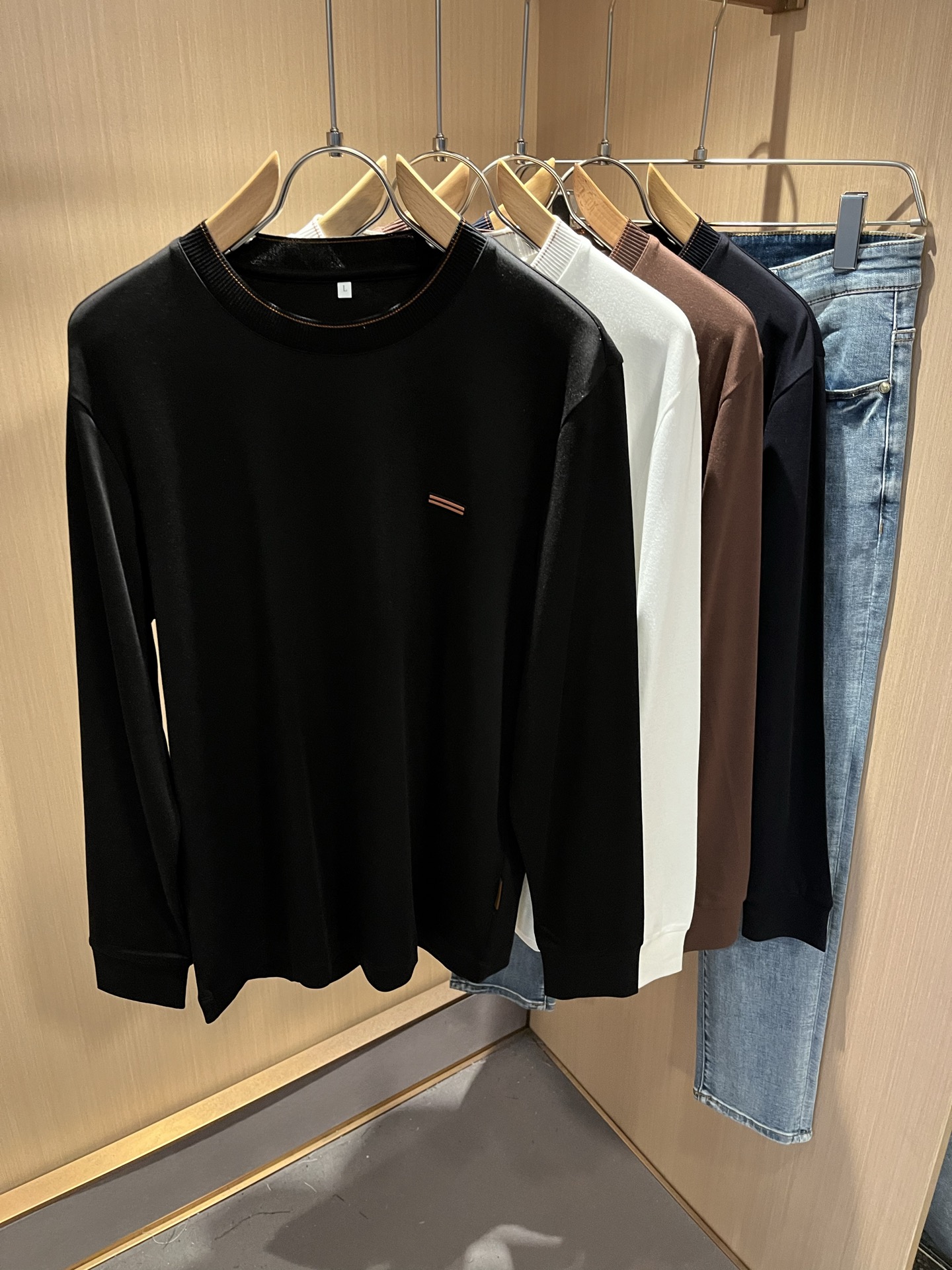 Ermenegildo Zeg*a杰*亚 2025秋冬新品男士长袖休闲打底衫，外贸公司订单！是杰尼亚经典