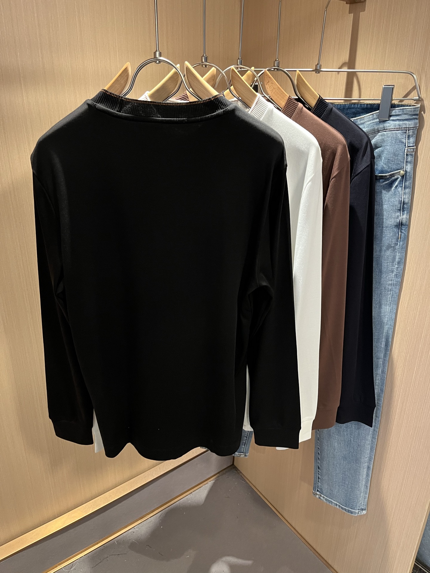 Ermenegildo Zeg*a杰*亚 2025秋冬新品男士长袖休闲打底衫，外贸公司订单！是杰尼亚经典