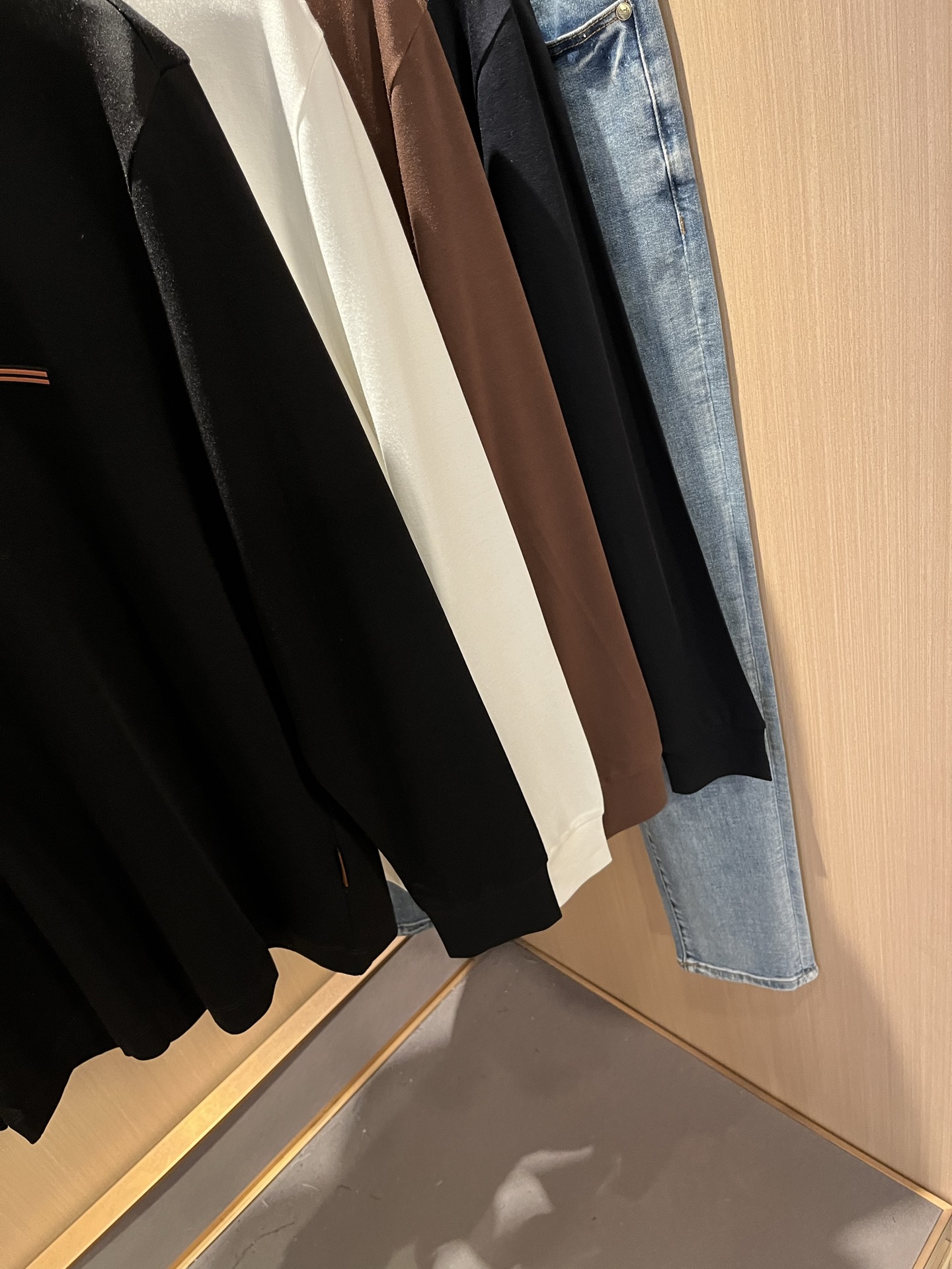 Ermenegildo Zeg*a杰*亚 2025秋冬新品男士长袖休闲打底衫，外贸公司订单！是杰尼亚经典