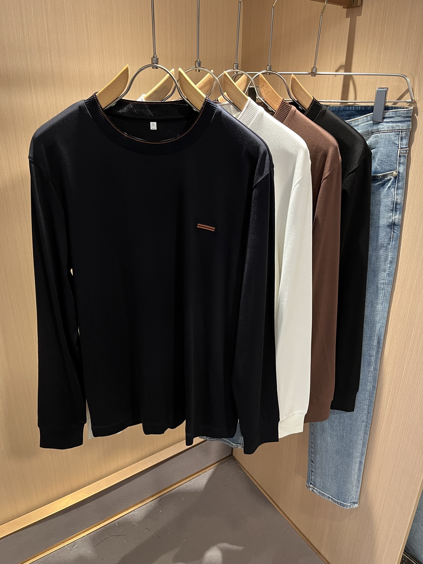 Ermenegildo Zeg*a杰*亚 2025秋冬新品男士长袖休闲打底衫，外贸公司订单！是杰尼亚经典