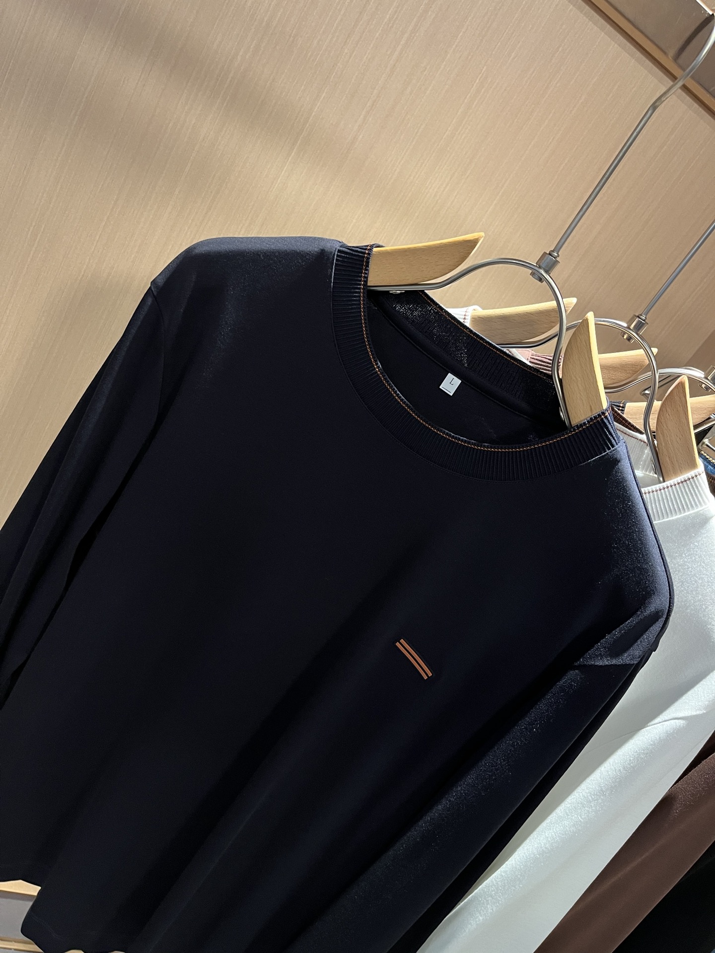 Ermenegildo Zeg*a杰*亚 2025秋冬新品男士长袖休闲打底衫，外贸公司订单！是杰尼亚经典