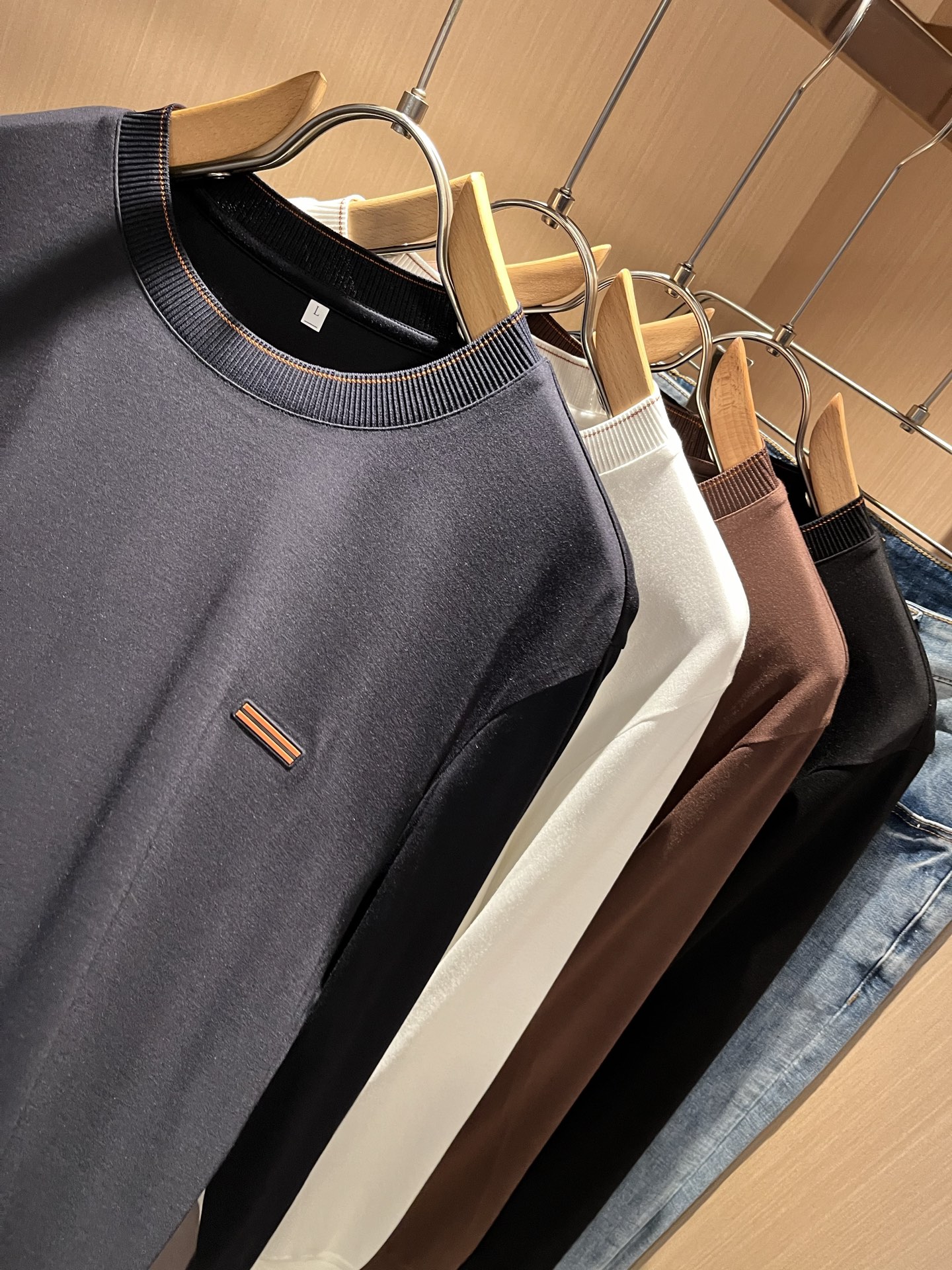 Ermenegildo Zeg*a杰*亚 2025秋冬新品男士长袖休闲打底衫，外贸公司订单！是杰尼亚经典