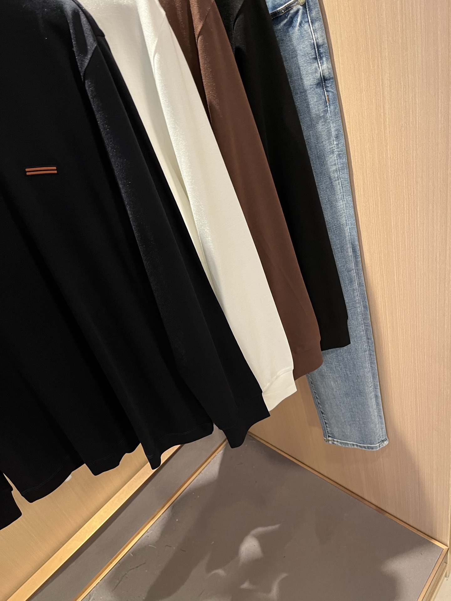 Ermenegildo Zeg*a杰*亚 2025秋冬新品男士长袖休闲打底衫，外贸公司订单！是杰尼亚经典