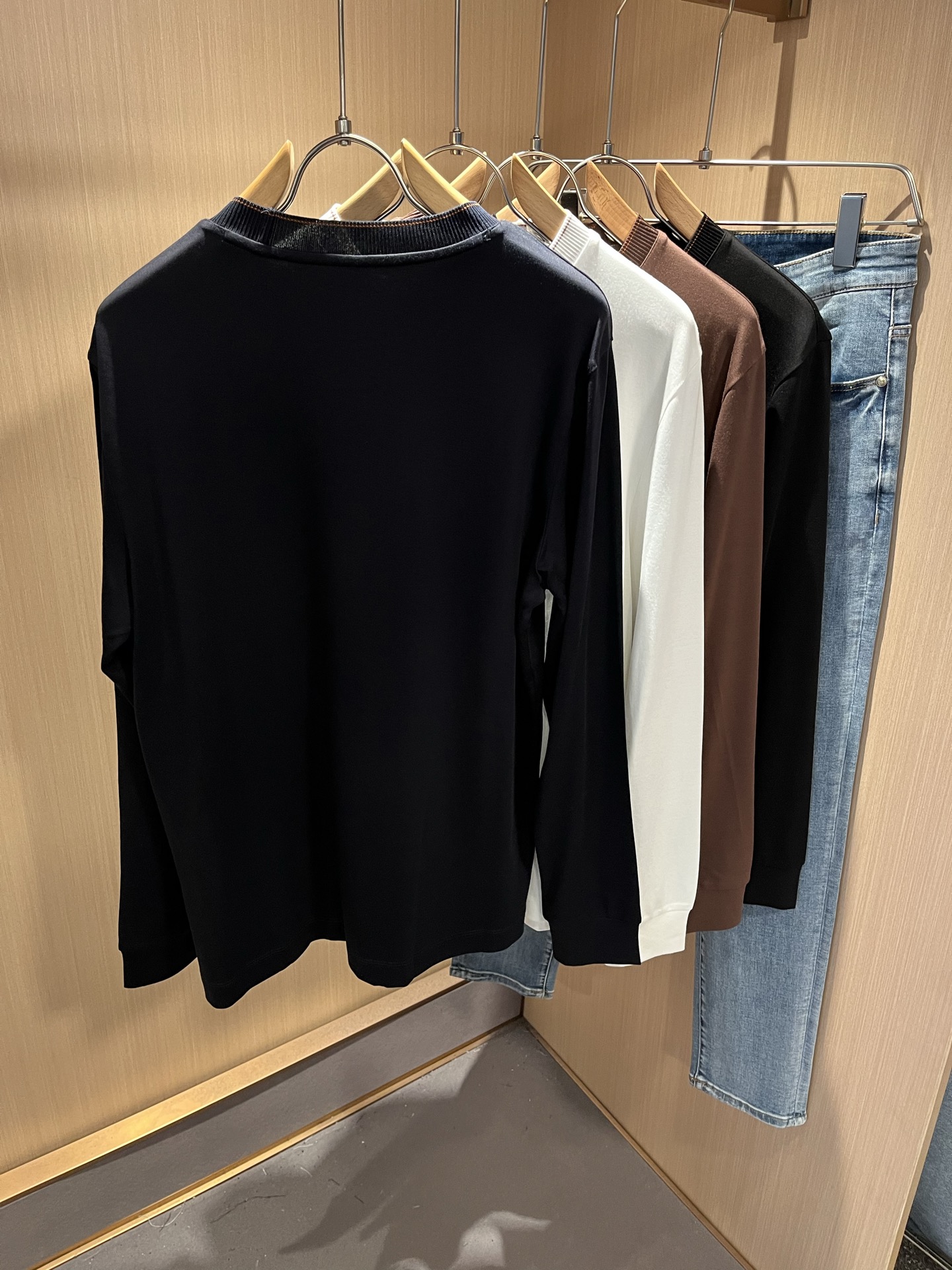 Ermenegildo Zeg*a杰*亚 2025秋冬新品男士长袖休闲打底衫，外贸公司订单！是杰尼亚经典