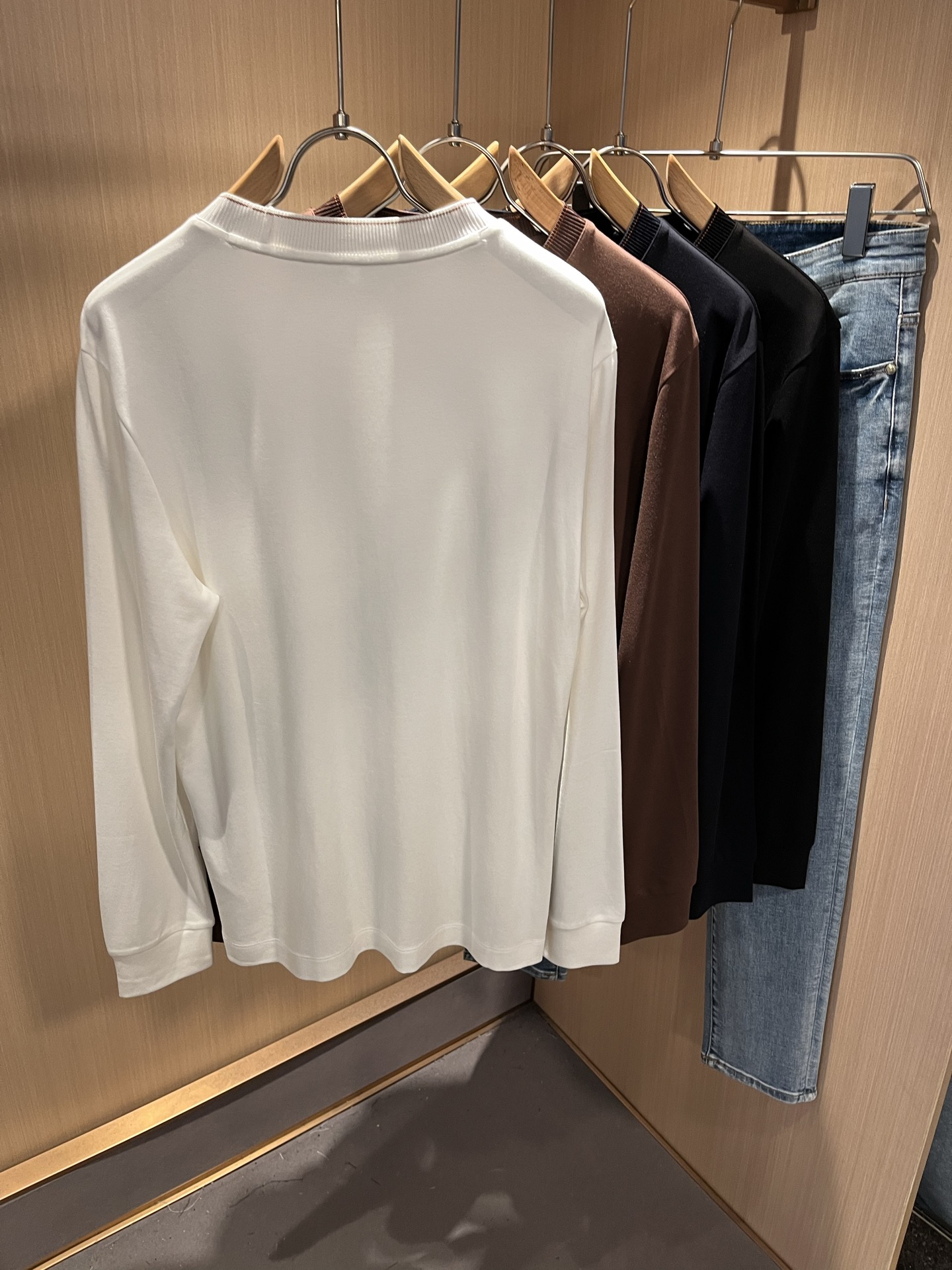 Ermenegildo Zeg*a杰*亚 2025秋冬新品男士长袖休闲打底衫，外贸公司订单！是杰尼亚经典