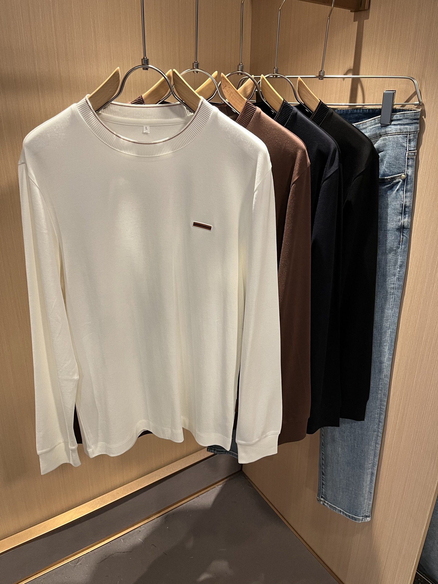 Ermenegildo Zeg*a杰*亚 2025秋冬新品男士长袖休闲打底衫，外贸公司订单！是杰尼亚经典