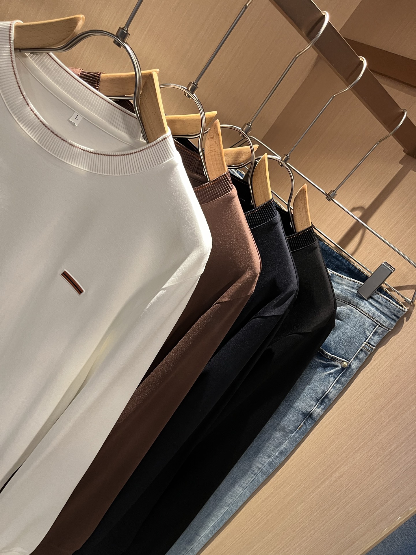 Ermenegildo Zeg*a杰*亚 2025秋冬新品男士长袖休闲打底衫，外贸公司订单！是杰尼亚经典