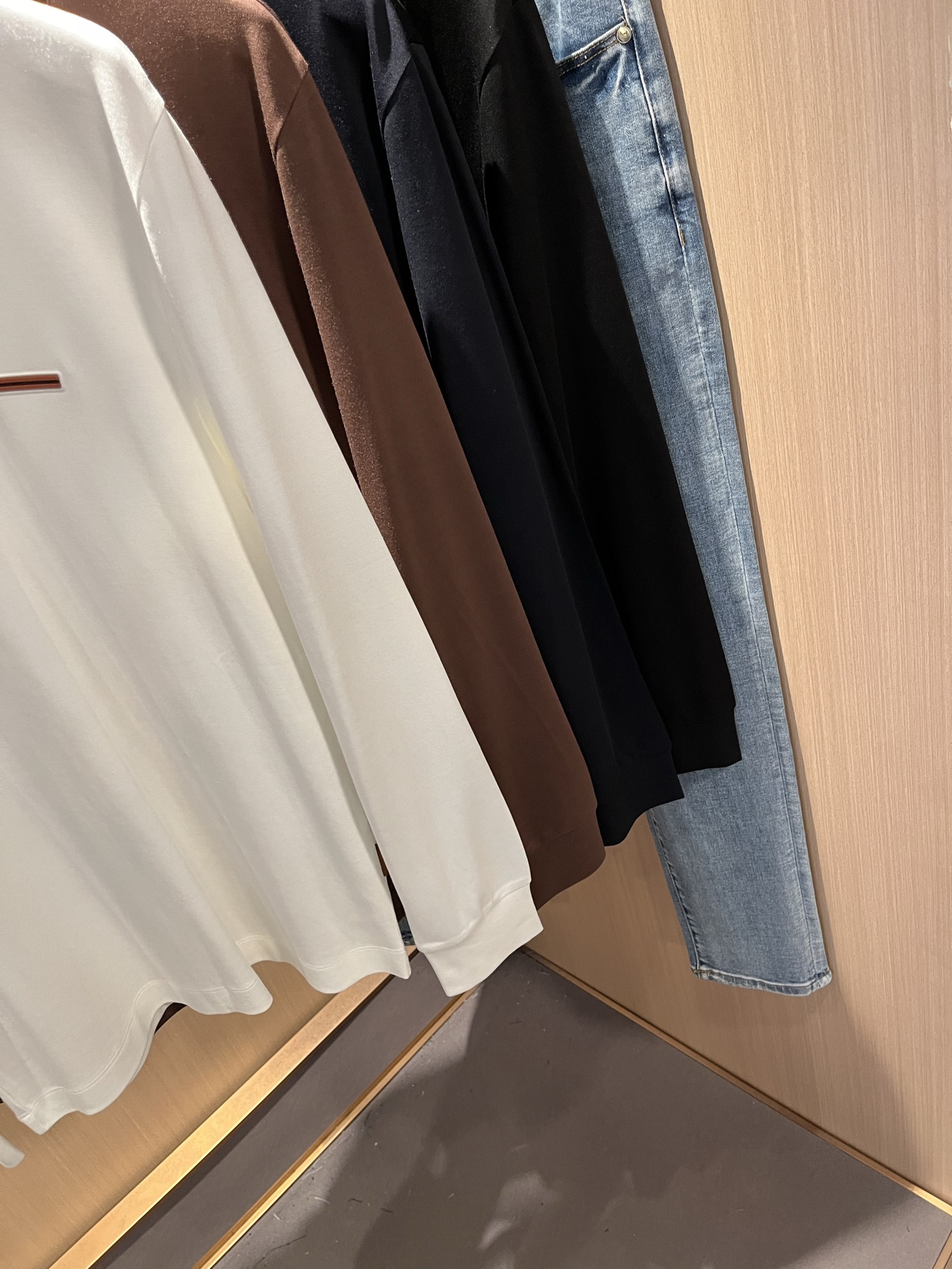 Ermenegildo Zeg*a杰*亚 2025秋冬新品男士长袖休闲打底衫，外贸公司订单！是杰尼亚经典