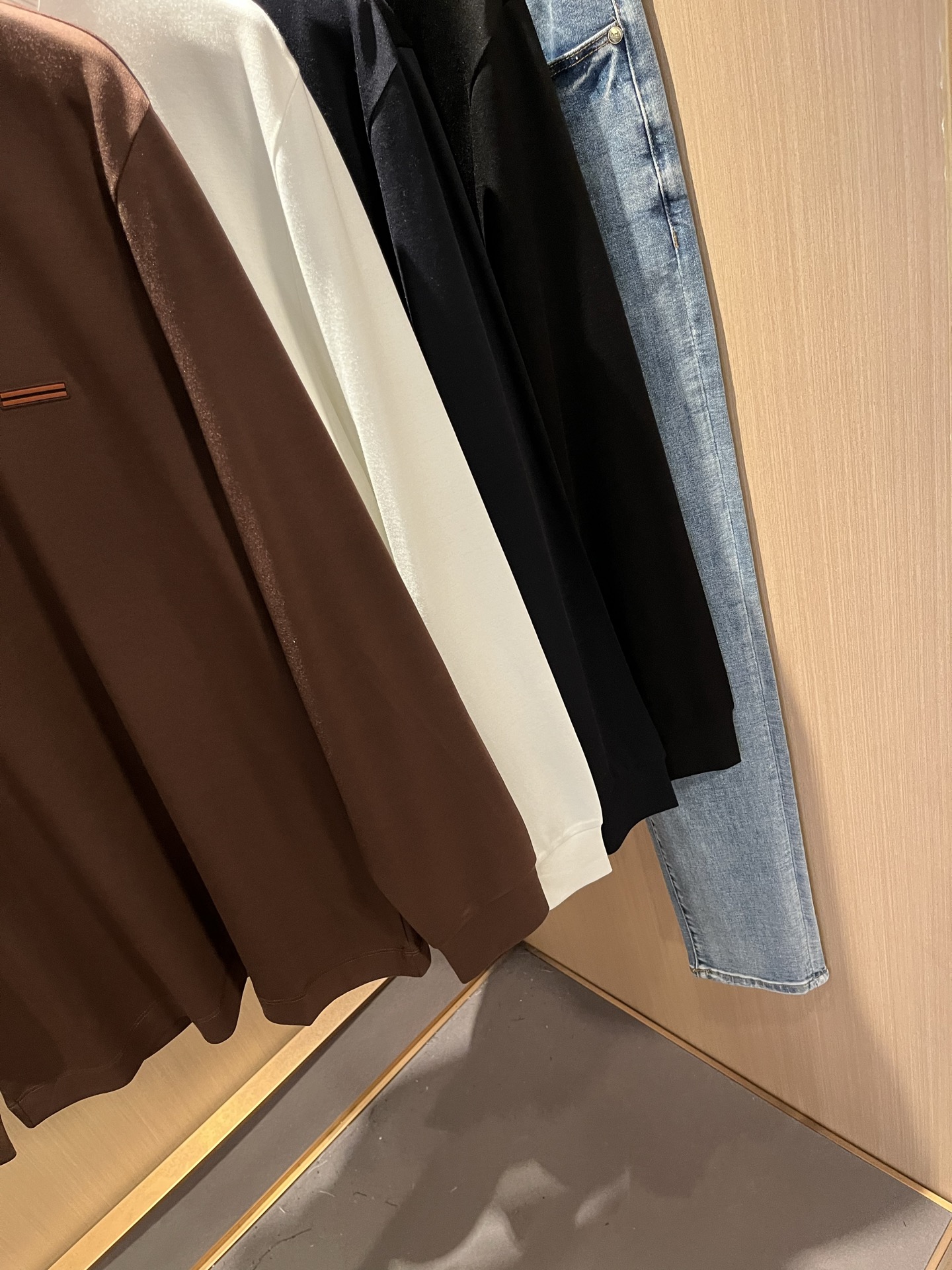 Ermenegildo Zeg*a杰*亚 2025秋冬新品男士长袖休闲打底衫，外贸公司订单！是杰尼亚经典