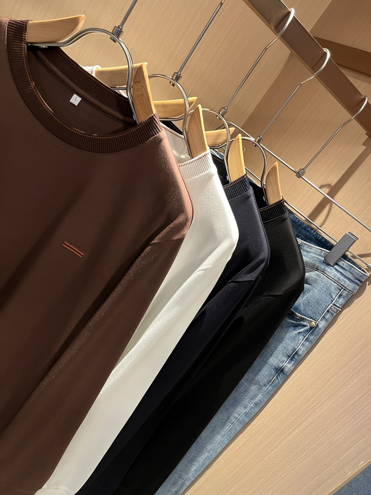 Ermenegildo Zeg*a杰*亚 2025秋冬新品男士长袖休闲打底衫，外贸公司订单！是杰尼亚经典