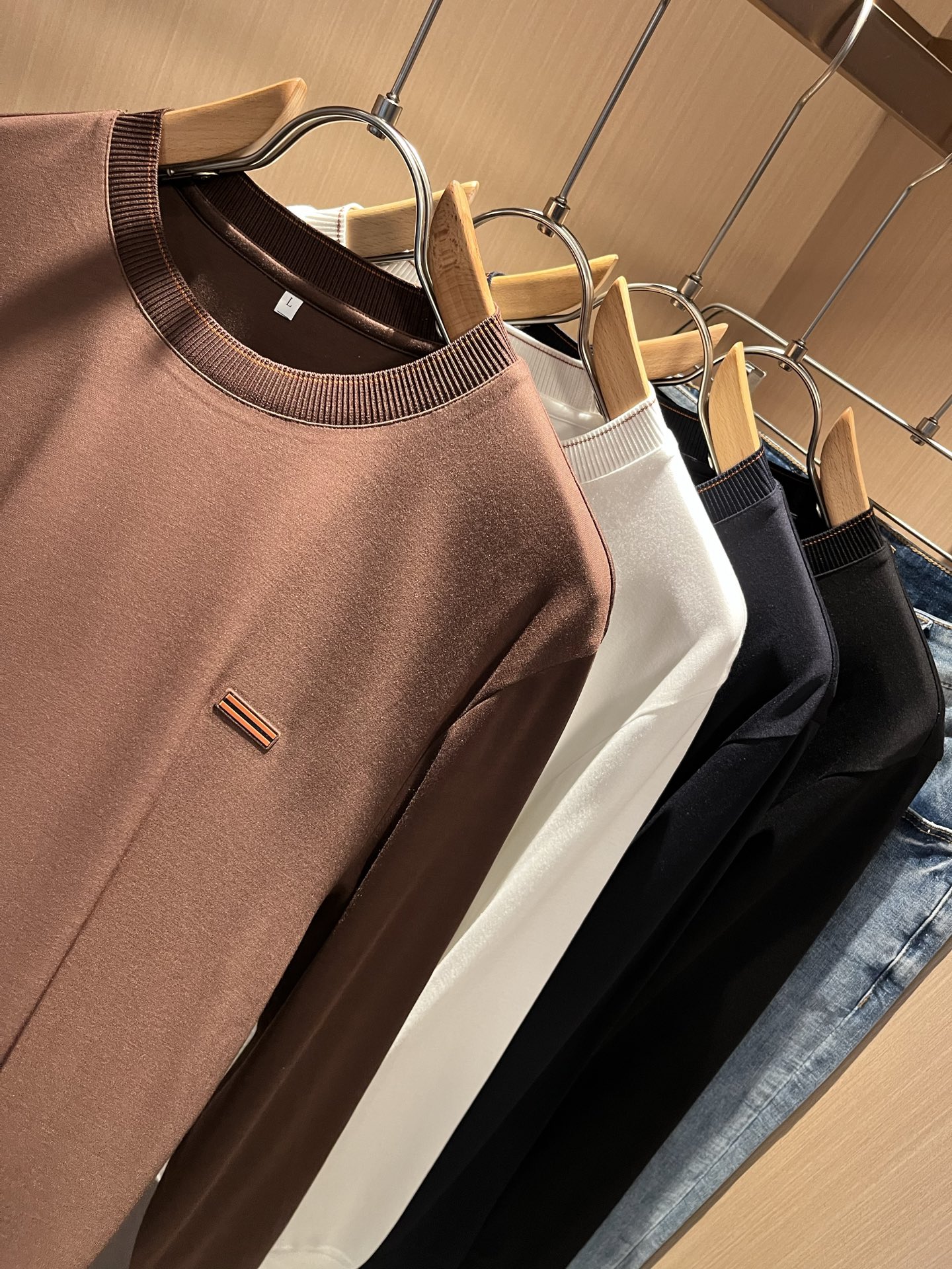 Ermenegildo Zeg*a杰*亚 2025秋冬新品男士长袖休闲打底衫，外贸公司订单！是杰尼亚经典