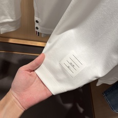 ThomBrow*e汤姆*朗 ~2025秋冬新品!官网同步有售,休闲经典打底衫,独特设计魅力,非常高端, ThomBrow*e汤姆*朗 ~2025秋冬新品!官网同步有售,休闲经典打底衫,独特设计魅力,非常高端,