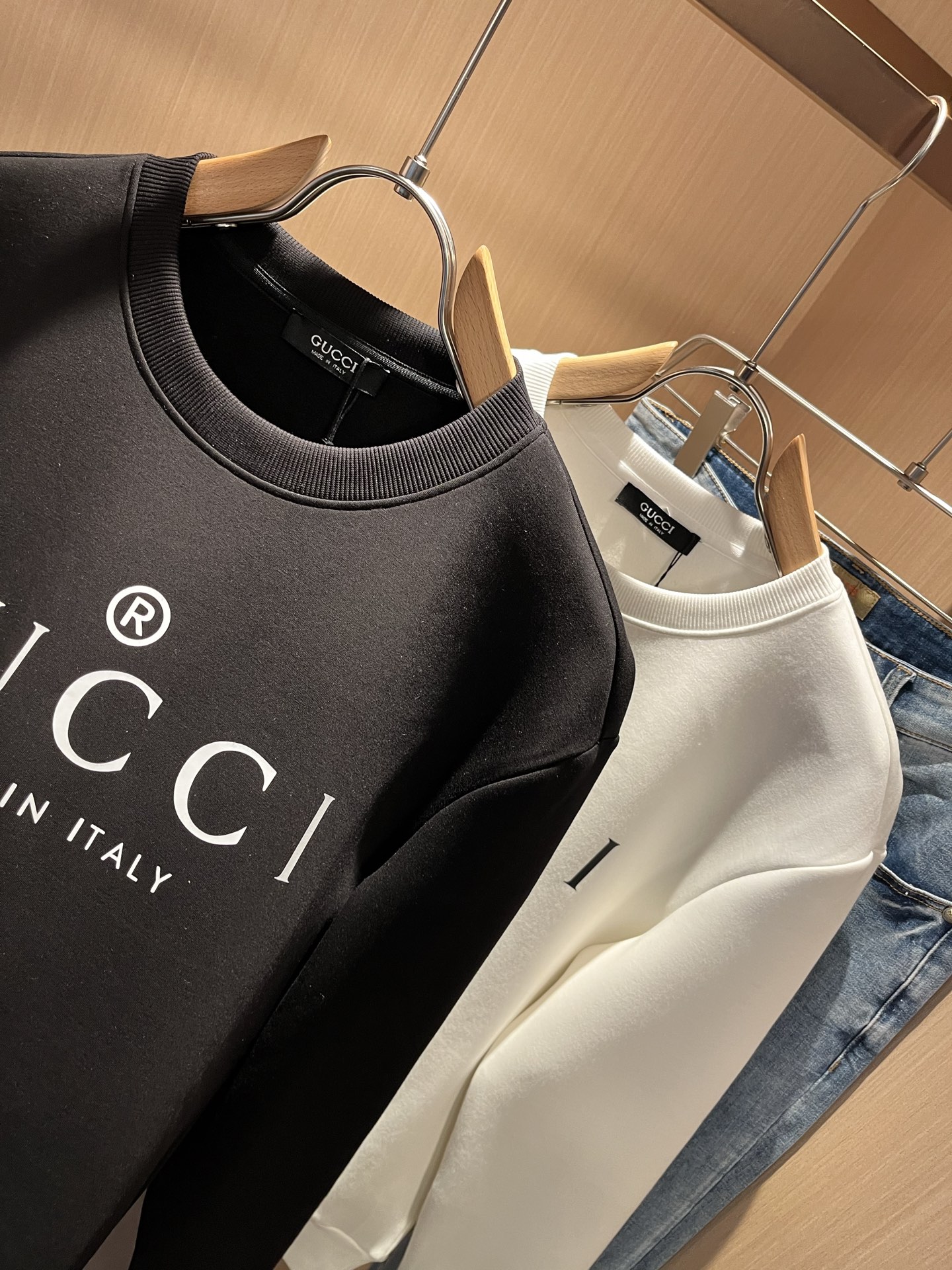Gucc*古家2025秋冬最新系列基础圆领男女同款👫卫衣，男女同款！贸易公司渠道稀出，同步官网发售 ！ 