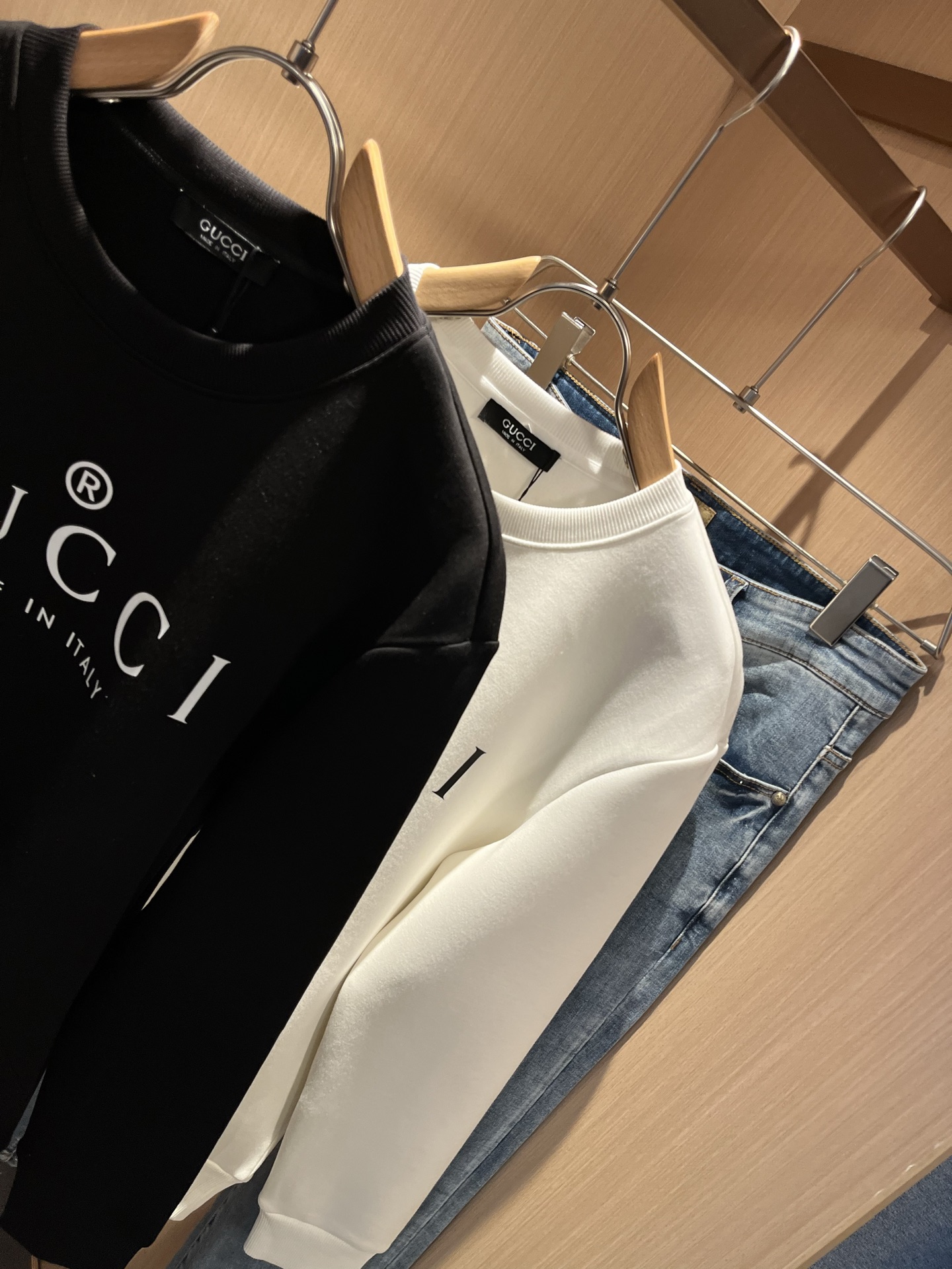 Gucc*古家2025秋冬最新系列基础圆领男女同款👫卫衣，男女同款！贸易公司渠道稀出，同步官网发售 ！ 