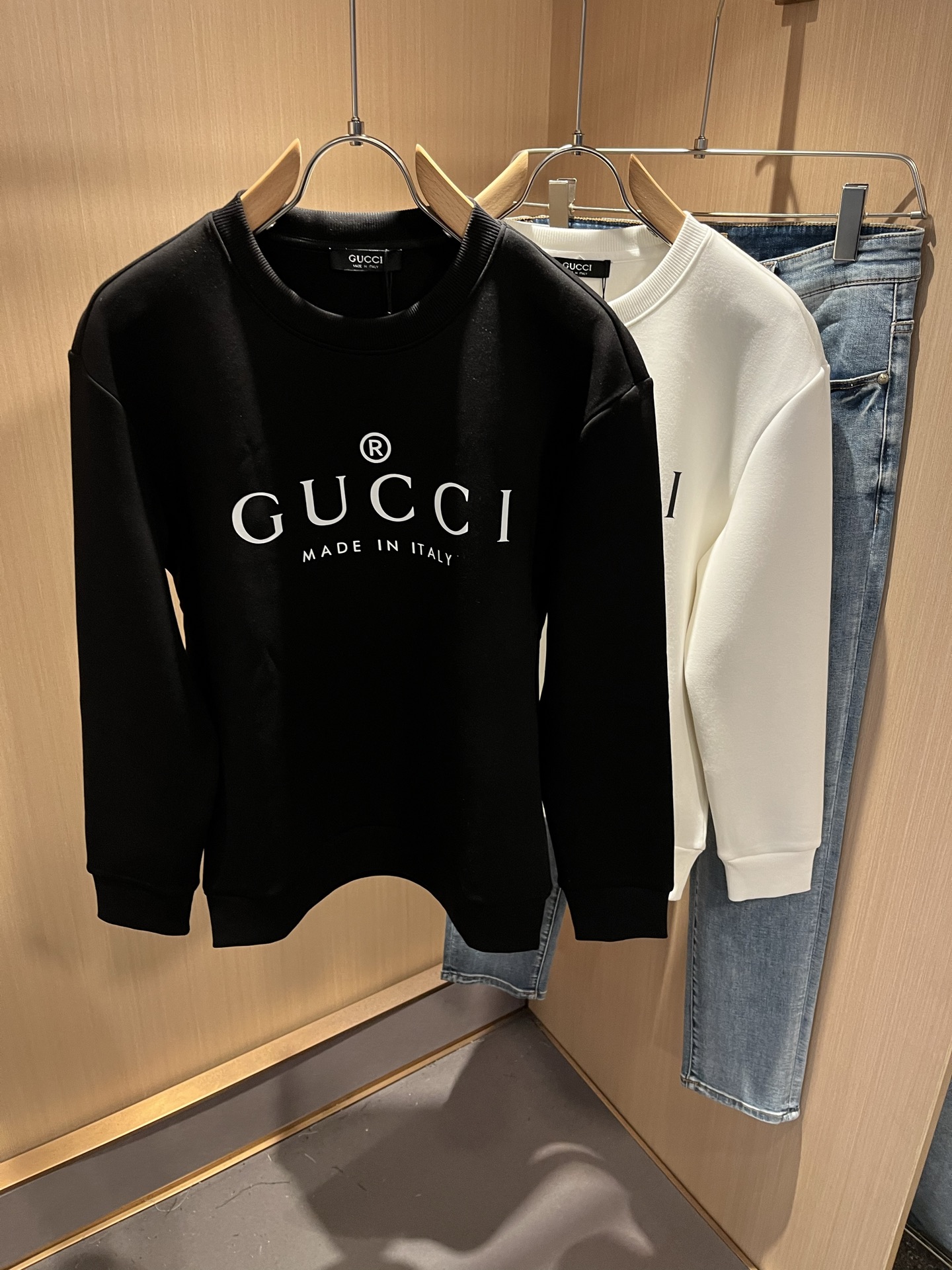 Gucc*古家2025秋冬最新系列基础圆领男女同款👫卫衣，男女同款！贸易公司渠道稀出，同步官网发售 ！ 