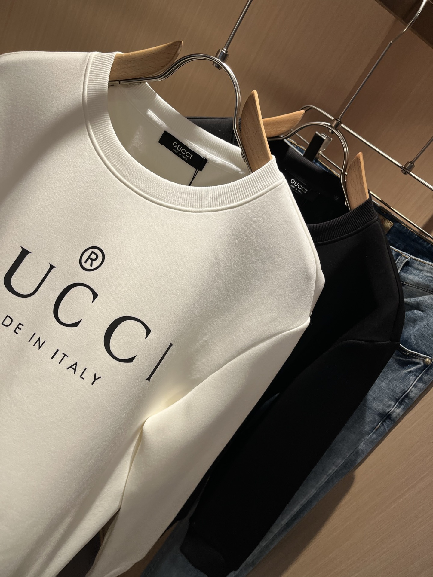 Gucc*古家2025秋冬最新系列基础圆领男女同款👫卫衣，男女同款！贸易公司渠道稀出，同步官网发售 ！ 