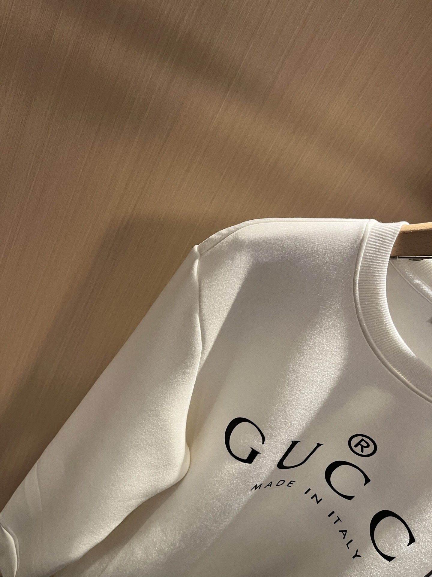 Gucc*古家2025秋冬最新系列基础圆领男女同款👫卫衣，男女同款！贸易公司渠道稀出，同步官网发售 ！ 