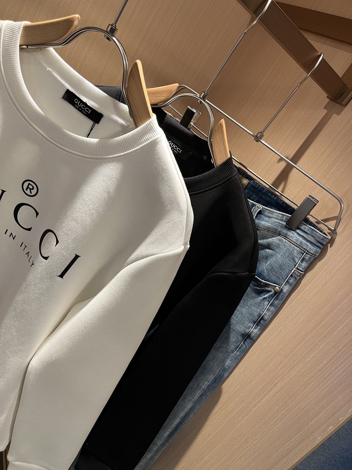 Gucc*古家2025秋冬最新系列基础圆领男女同款👫卫衣，男女同款！贸易公司渠道稀出，同步官网发售 ！ 
