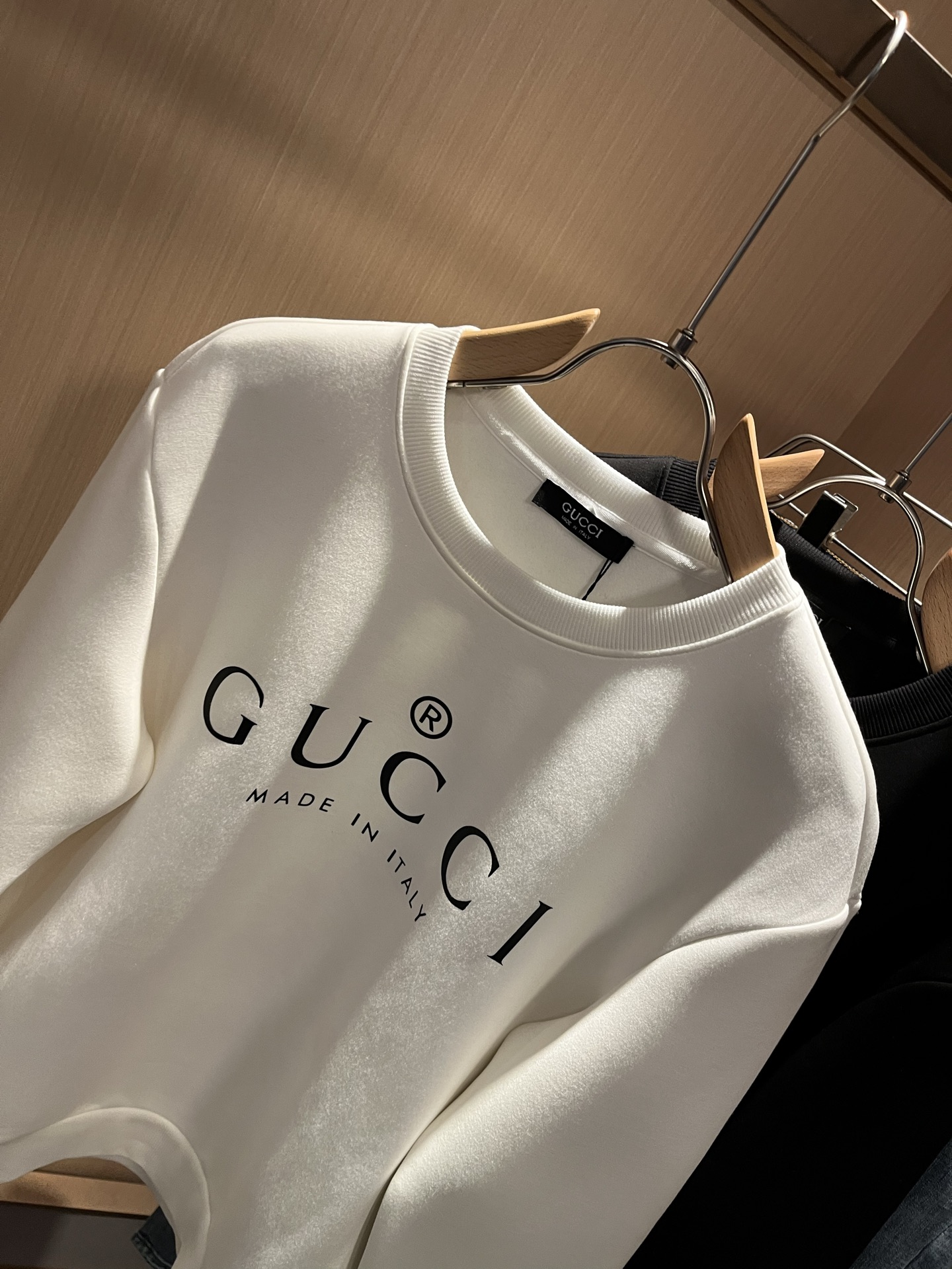 Gucc*古家2025秋冬最新系列基础圆领男女同款👫卫衣，男女同款！贸易公司渠道稀出，同步官网发售 ！ 