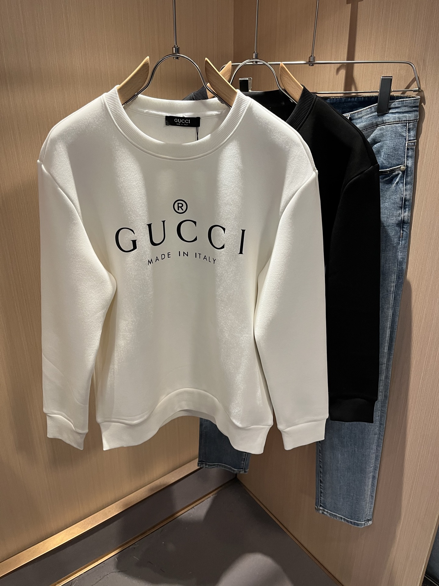 Gucc*古家2025秋冬最新系列基础圆领男女同款👫卫衣，男女同款！贸易公司渠道稀出，同步官网发售 ！ 
