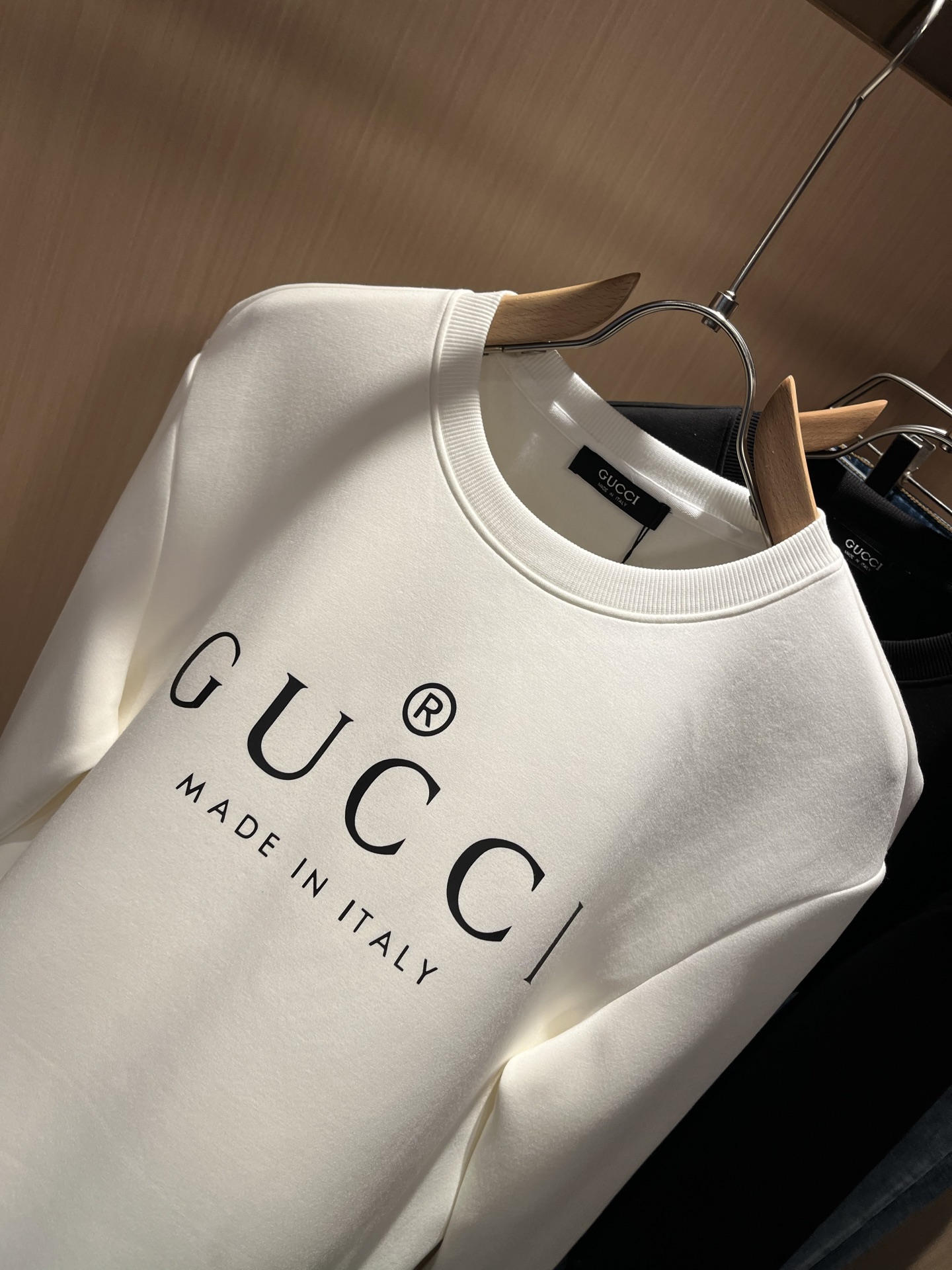 Gucc*古家2025秋冬最新系列基础圆领男女同款👫卫衣，男女同款！贸易公司渠道稀出，同步官网发售 ！ 