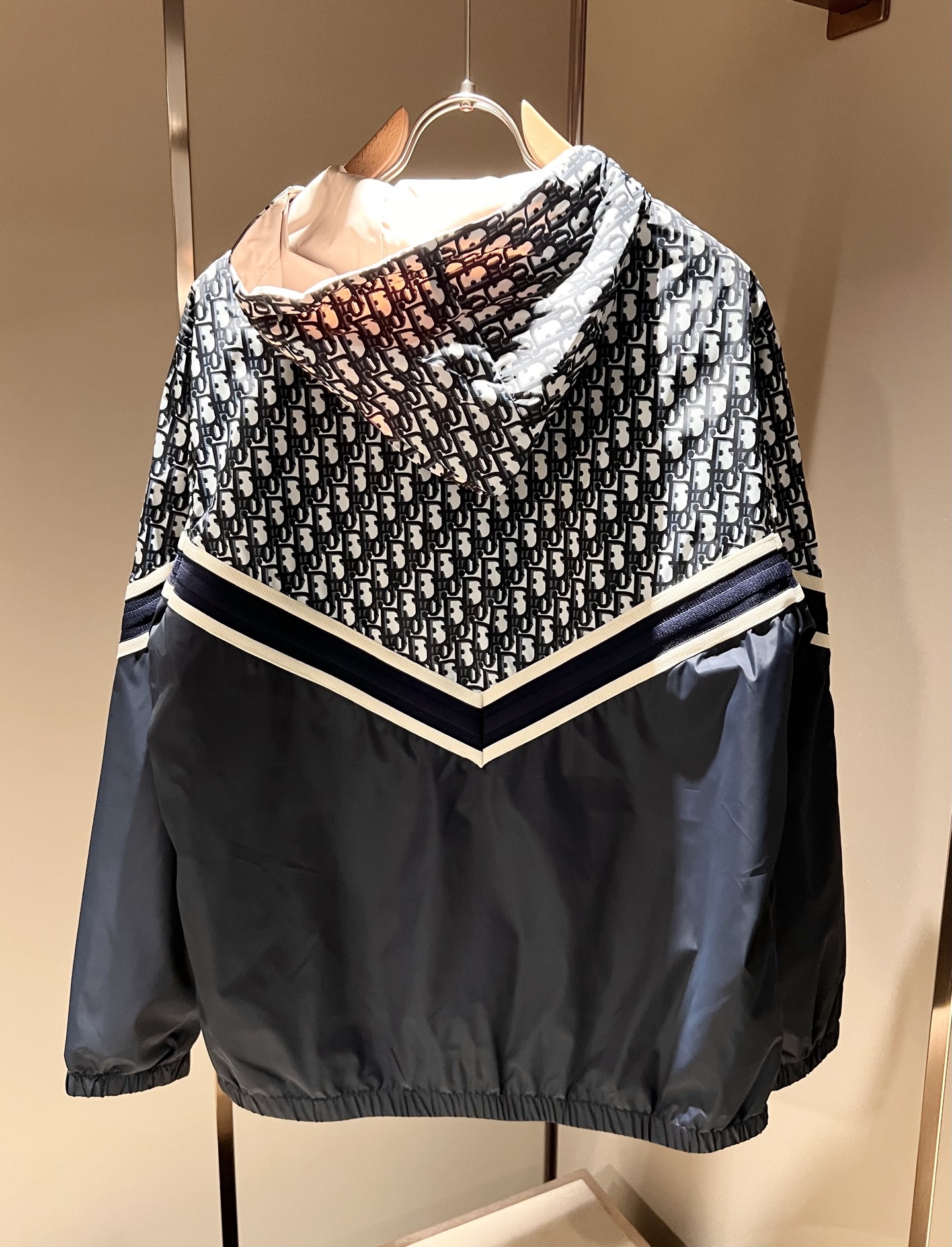 Dio*r迪*奥2025秋冬男士夹克外套，最新时尚休闲夹克，贸易公司渠道稀出，同步官网发售，衣身logo