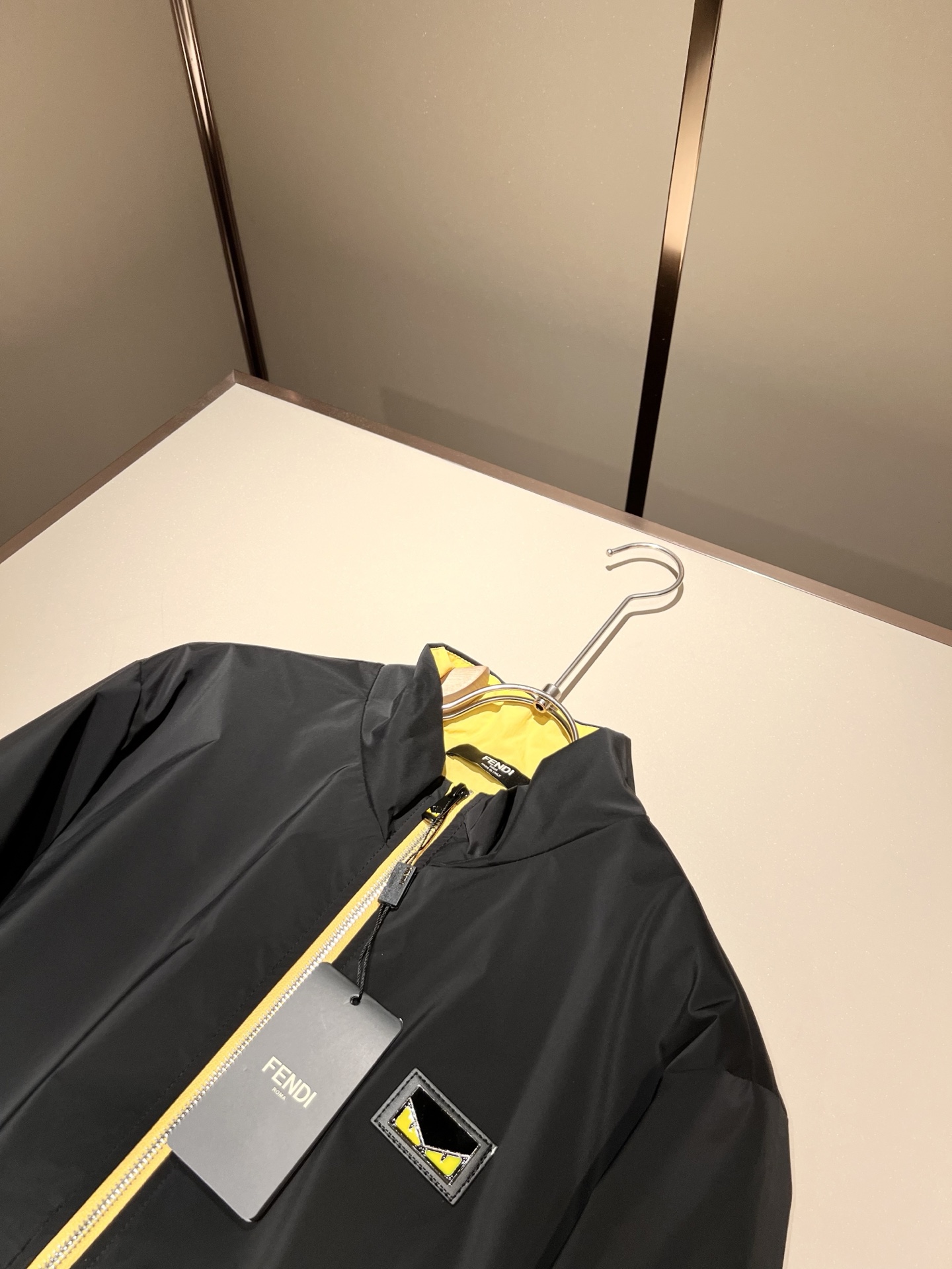 FEN*I 芬*迪 2025秋冬新款夹克外套，意大利原厂订单，FD家族人气单品，代表性十足，规格感十足的