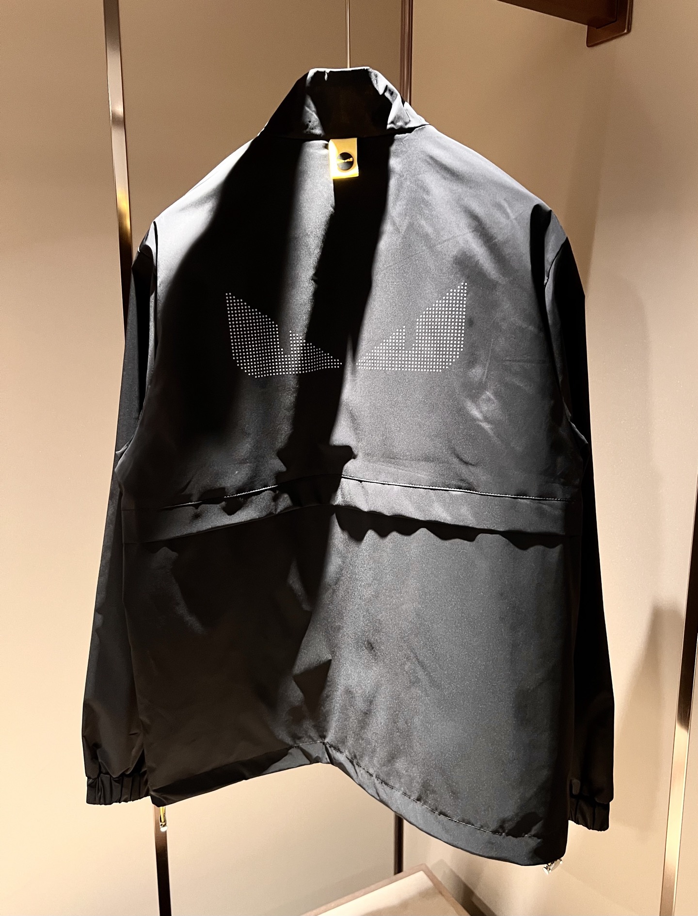 FEN*I 芬*迪 2025秋冬新款夹克外套，意大利原厂订单，FD家族人气单品，代表性十足，规格感十足的