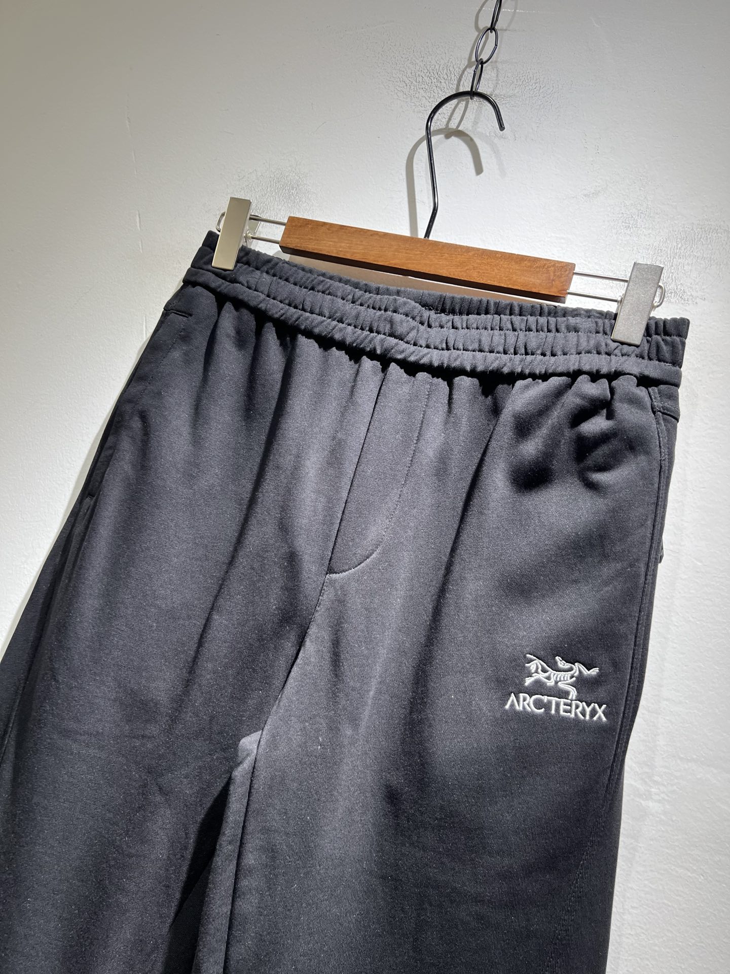 ARCTER*X始*祖鸟 2025秋冬新款休闲运动风格休闲裤，户外品牌可能大家第一想到的就是加拿大鹅、始