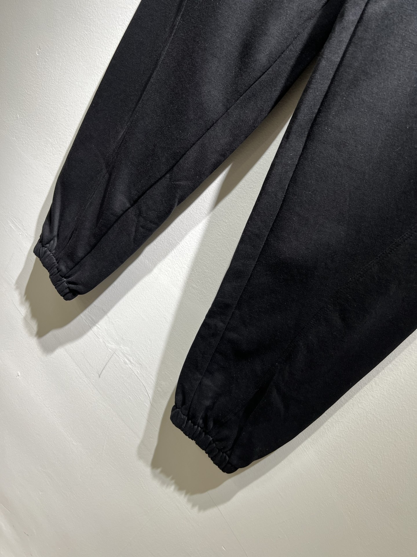 ARCTER*X始*祖鸟 2025秋冬新款休闲运动风格休闲裤，户外品牌可能大家第一想到的就是加拿大鹅、始