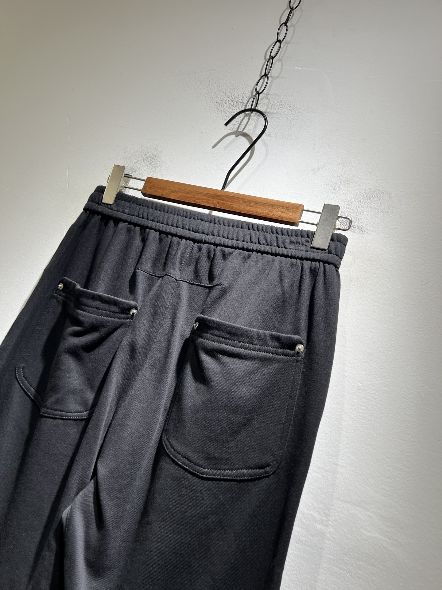 BALENCIA*巴黎*家 2025秋冬新款休闲裤，巴黎世家 刺绣字母logo图案设计！新款现货 YB1