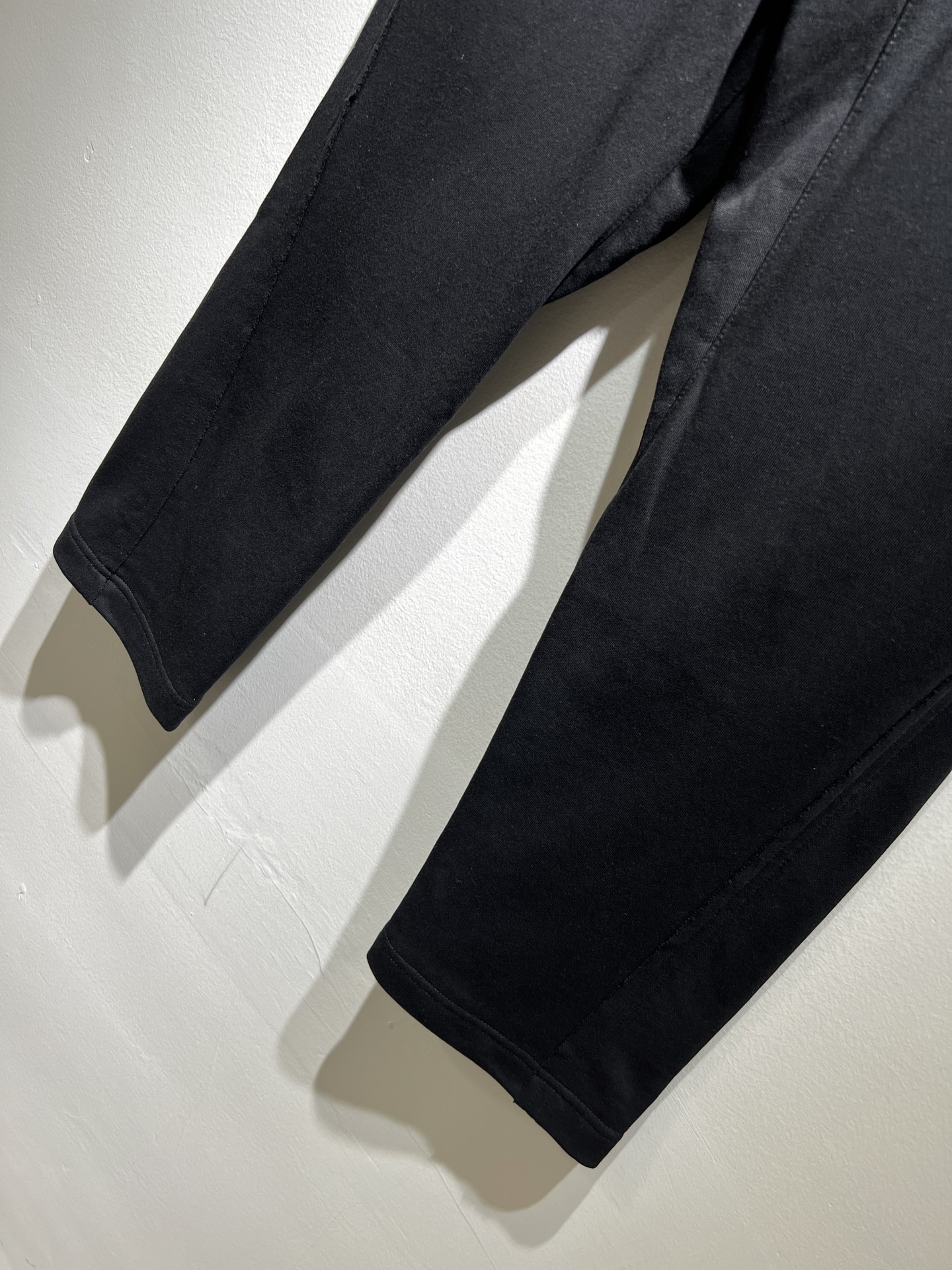 BALENCIA*巴黎*家 2025秋冬新款休闲裤，巴黎世家 刺绣字母logo图案设计！新款现货 YB1