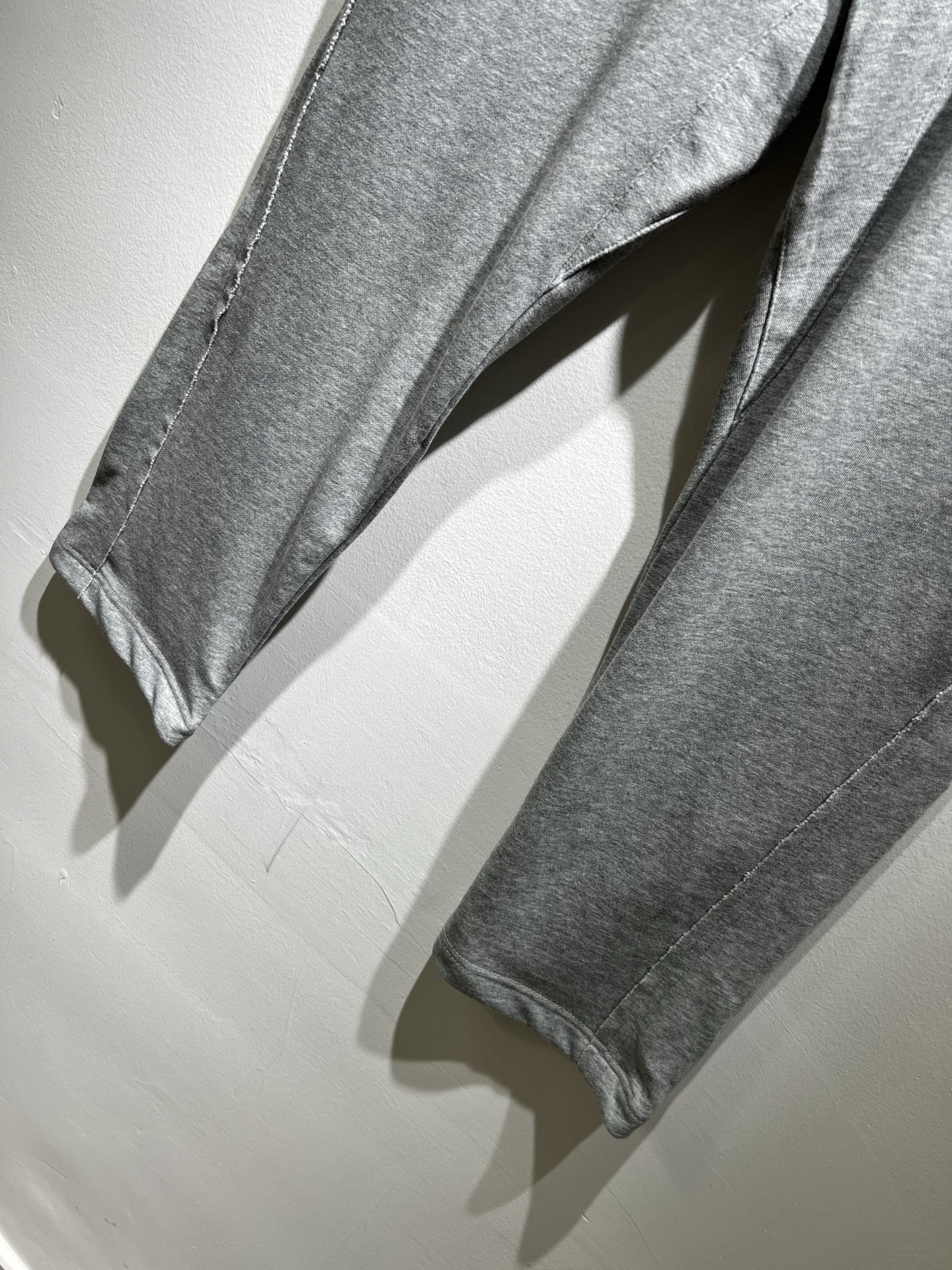 BALENCIA*巴黎*家 2025秋冬新款休闲裤，巴黎世家 刺绣字母logo图案设计！新款现货 YB1