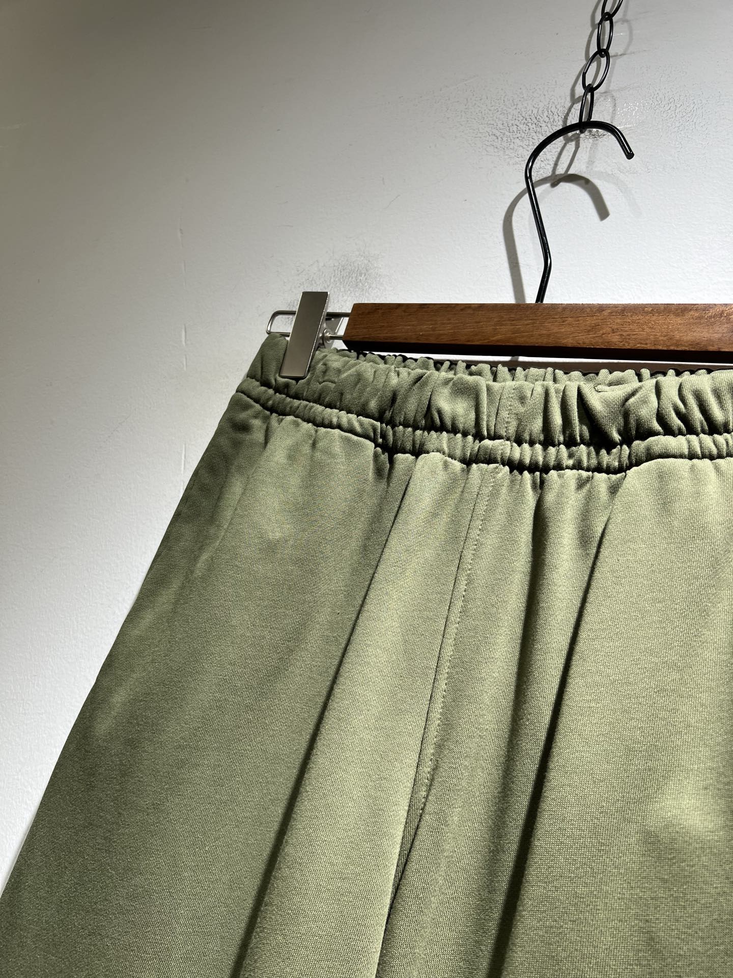 BALENCIA*巴黎*家 2025秋冬新款休闲裤，巴黎世家 裤腿印花字母logo图案设计！新款现货 Y