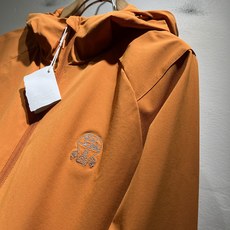 BC-Brunello Cucineli 2025秋冬新款男士夹克外套,众多明星都爱穿的时尚百搭单品!胸 BC-Brunello Cucineli 2025秋冬新款男士夹克外套,众多明星都爱穿的时尚百搭单品!胸