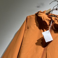 BC-Brunello Cucineli 2025秋冬新款男士夹克外套,众多明星都爱穿的时尚百搭单品!胸 BC-Brunello Cucineli 2025秋冬新款男士夹克外套,众多明星都爱穿的时尚百搭单品!胸