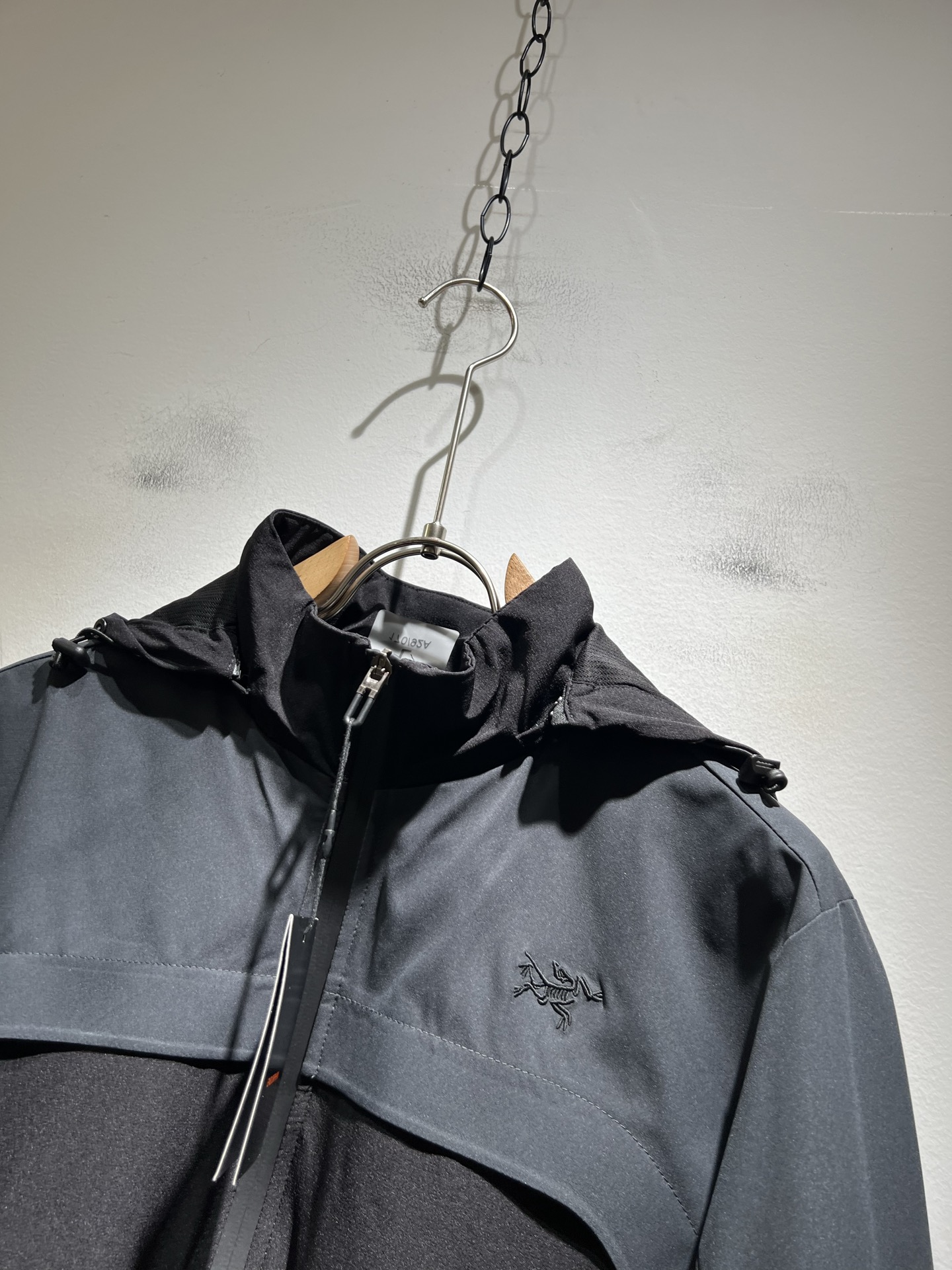 ARCTER*X始*祖鸟 2025秋冬新款男女同款👫夹克外套，户外品牌可能大家第一想到的就是加拿大鹅、始