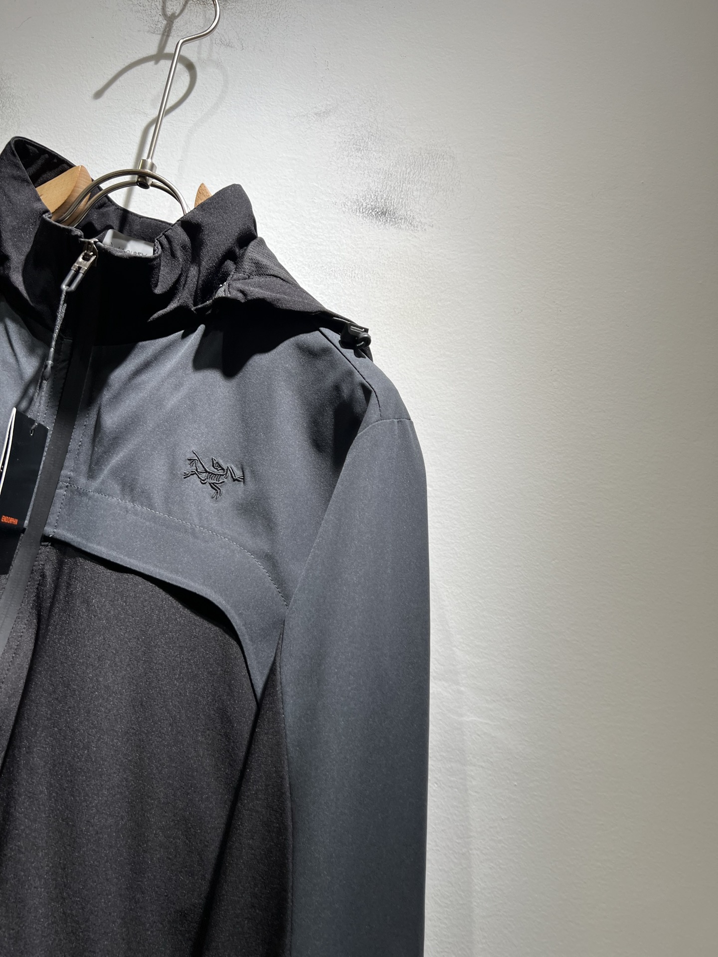 ARCTER*X始*祖鸟 2025秋冬新款男女同款👫夹克外套，户外品牌可能大家第一想到的就是加拿大鹅、始