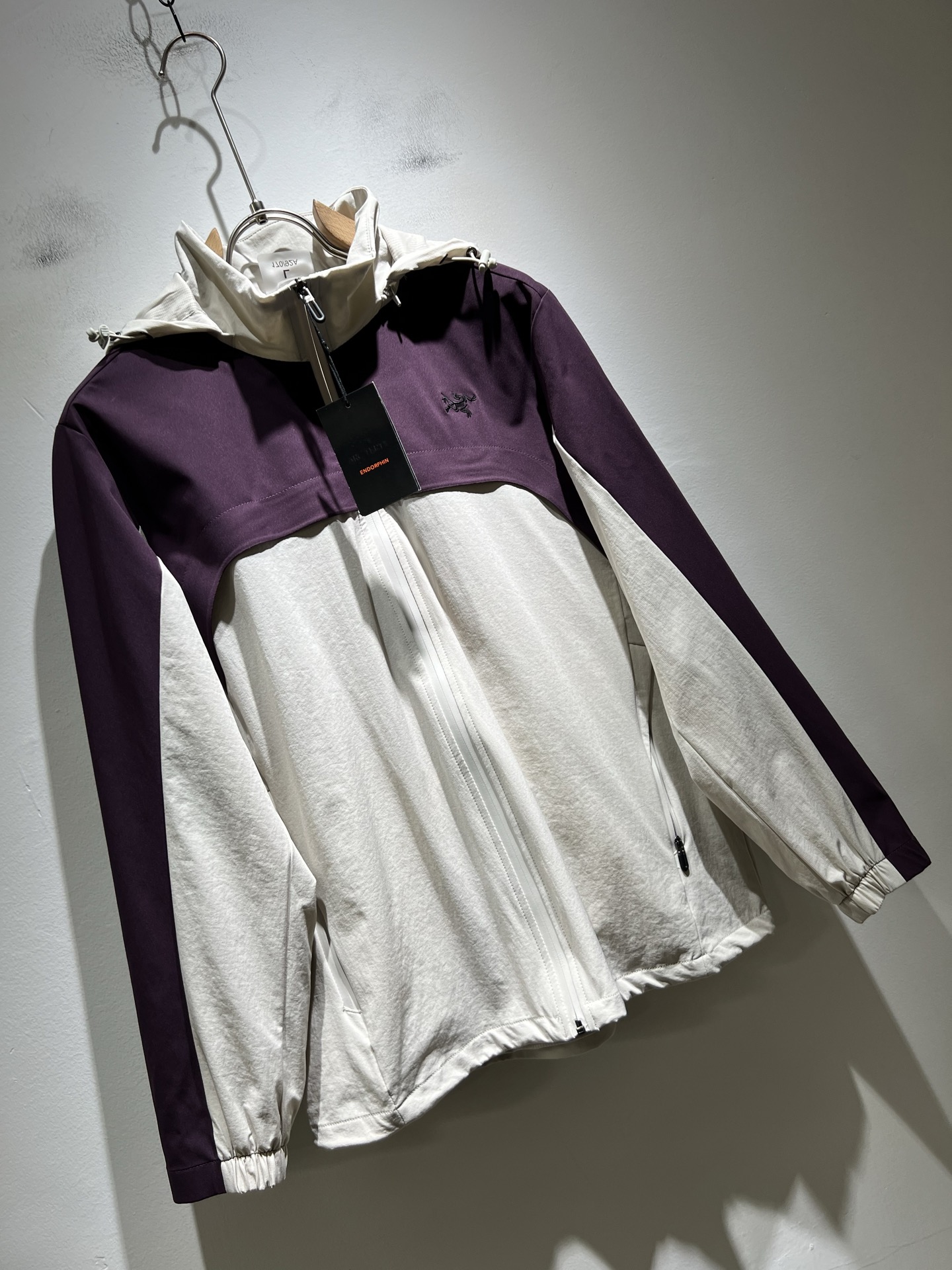 ARCTER*X始*祖鸟 2025秋冬新款男女同款👫夹克外套，户外品牌可能大家第一想到的就是加拿大鹅、始