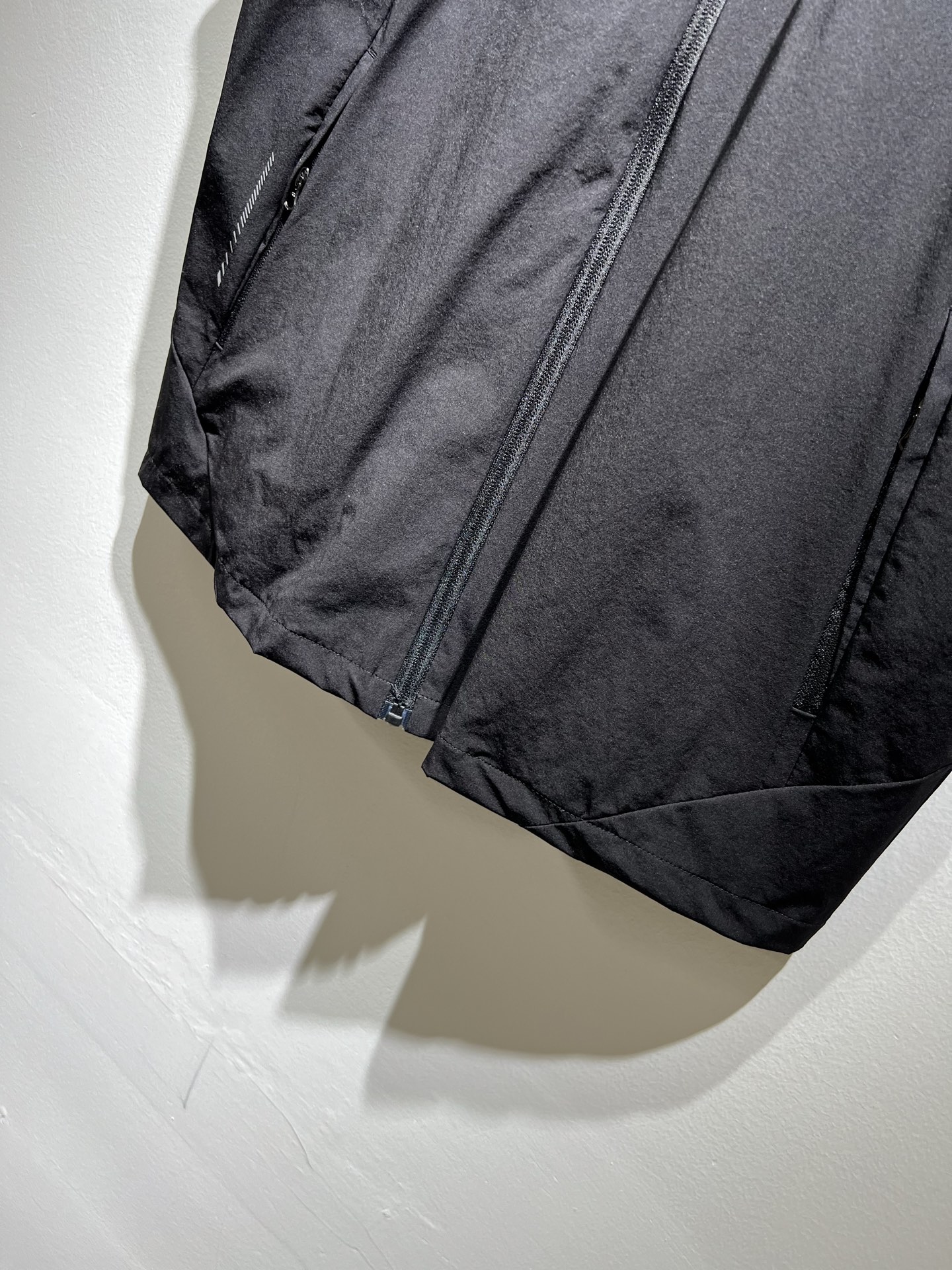 迪桑特DESCENTE，⚠️双面穿，2025秋冬新款男女同款马甲，自1935年荣耀至今的专业运动品牌。8