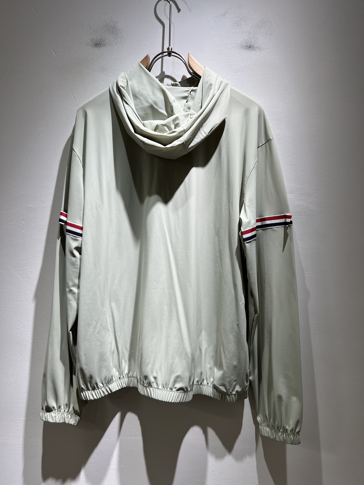 ThomBrow*e汤姆*朗2025春夏新款夹克外套！今年的专柜新品，男士超软面料帅酷爆款 防晒衣外套。