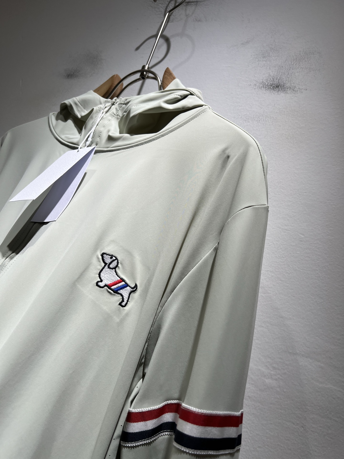 ThomBrow*e汤姆*朗2025春夏新款夹克外套！今年的专柜新品，男士超软面料帅酷爆款 防晒衣外套。