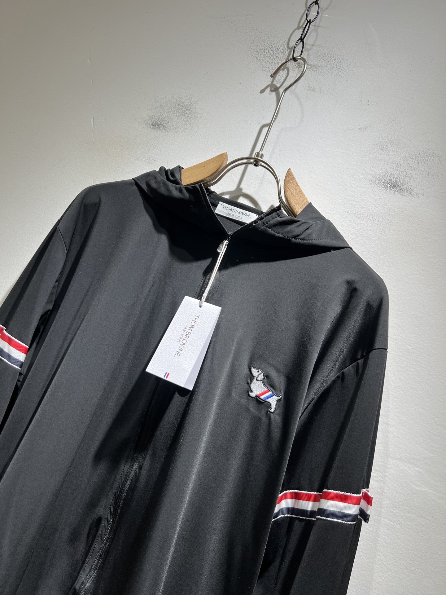 ThomBrow*e汤姆*朗2025春夏新款夹克外套！今年的专柜新品，男士超软面料帅酷爆款 防晒衣外套。