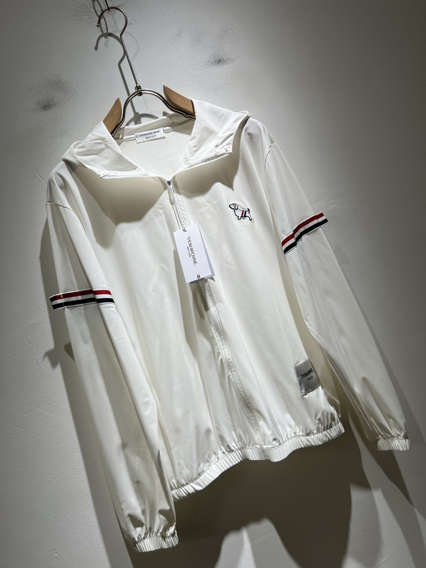 ThomBrow*e汤姆*朗2025春夏新款夹克外套！今年的专柜新品，男士超软面料帅酷爆款 防晒衣外套。